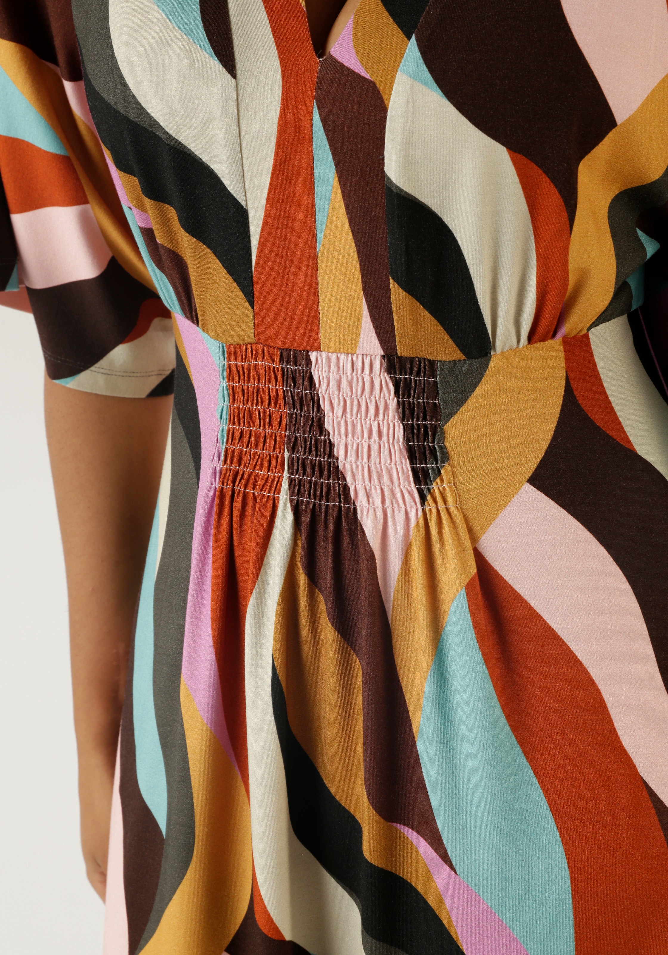 Aniston SELECTED Maxikleid, mit weiten, 3/4-langen Ärmeln