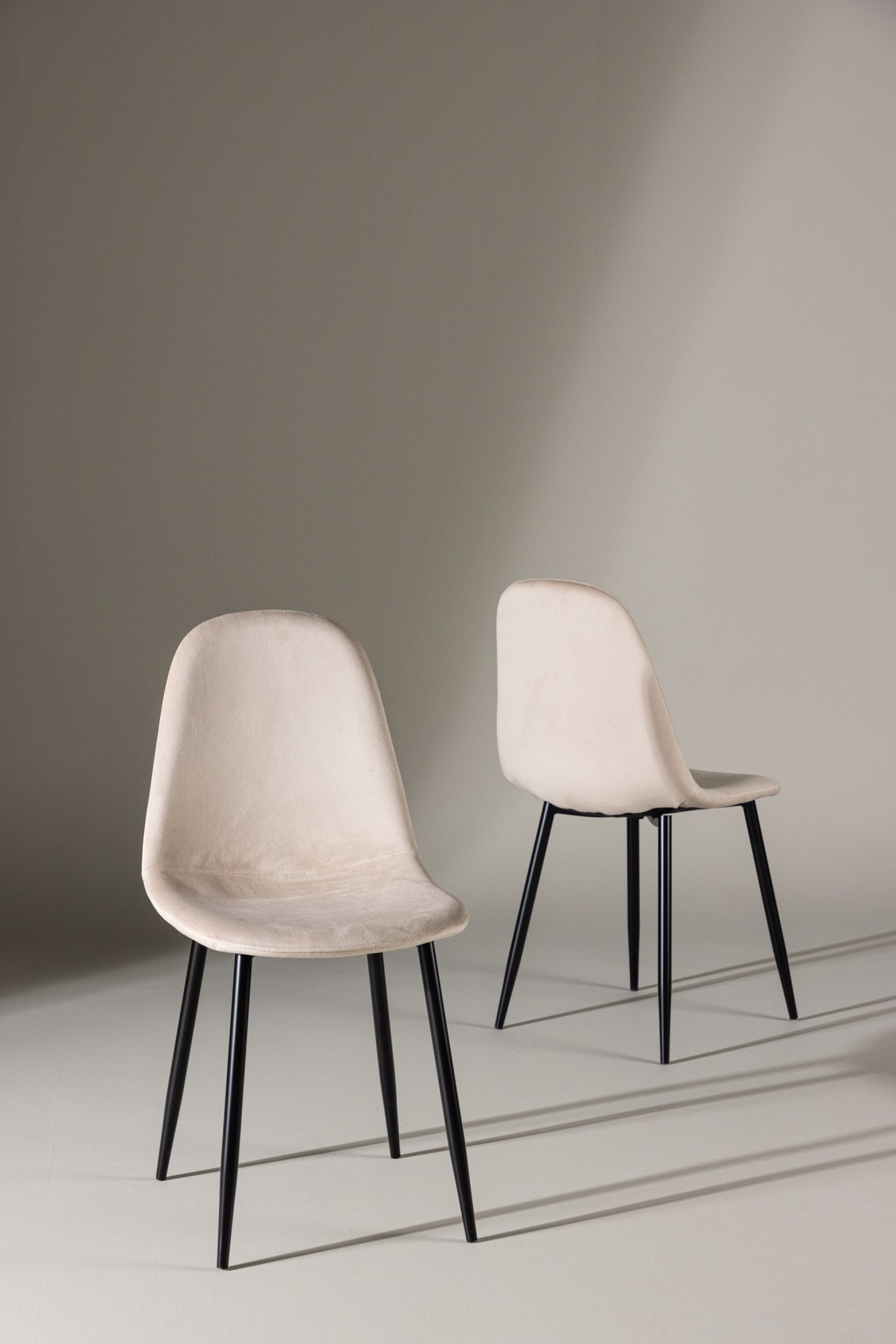 Venture Home Chaise de salle à manger »Polar, 2er-Set Esszimmerstühle in Beige-Samt, 150 kg belastbar« () 2 cuisChaise rembourrée, revêtement en velours, pieds en métal, arrondi, moderne