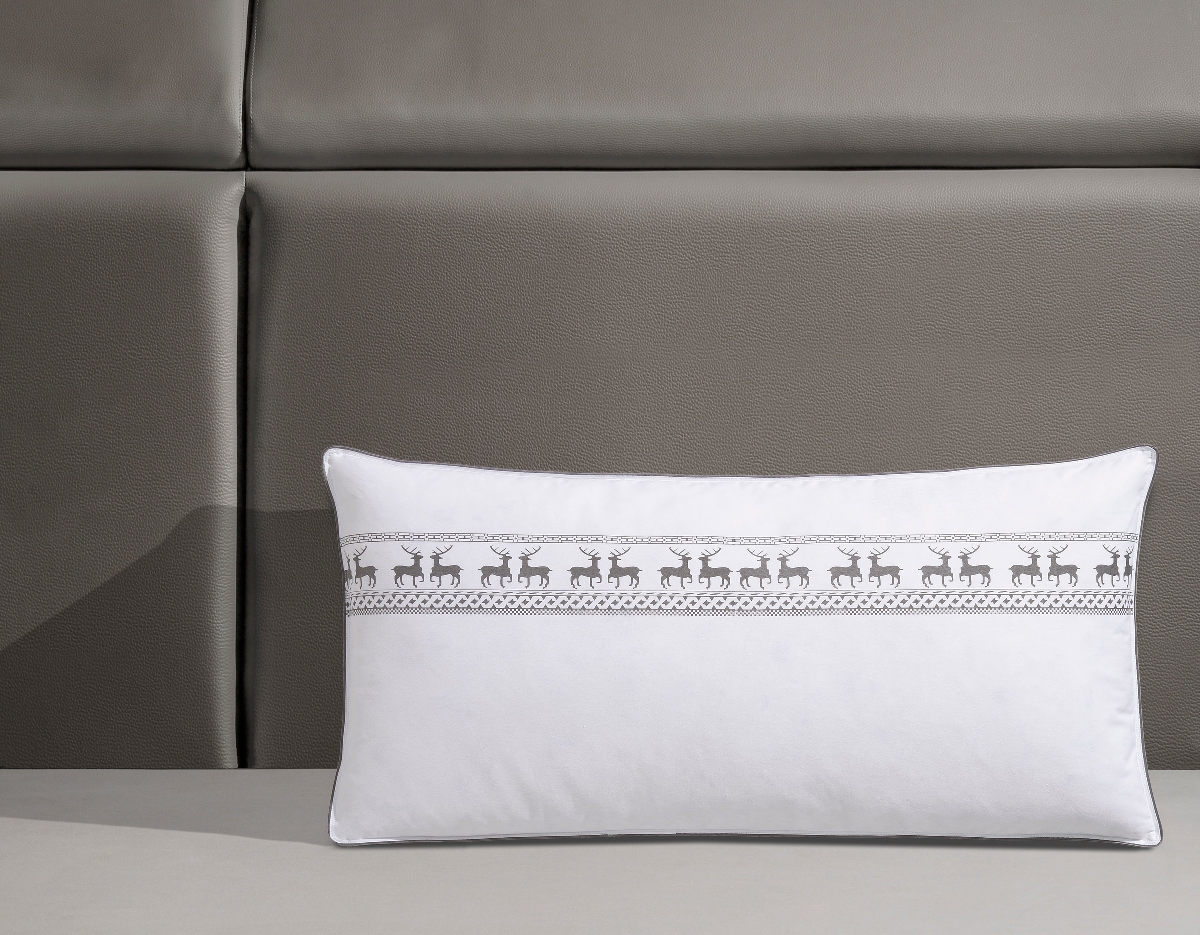 Älgdröm Federkopfkissen »Sorsele Kopfkissen in 40x80 cm und 80x80 cm«, Füllung: 90% Federn & 10% Daunen, Bezug: Baumwolle, (1 St.), Kissen, Made in Germany