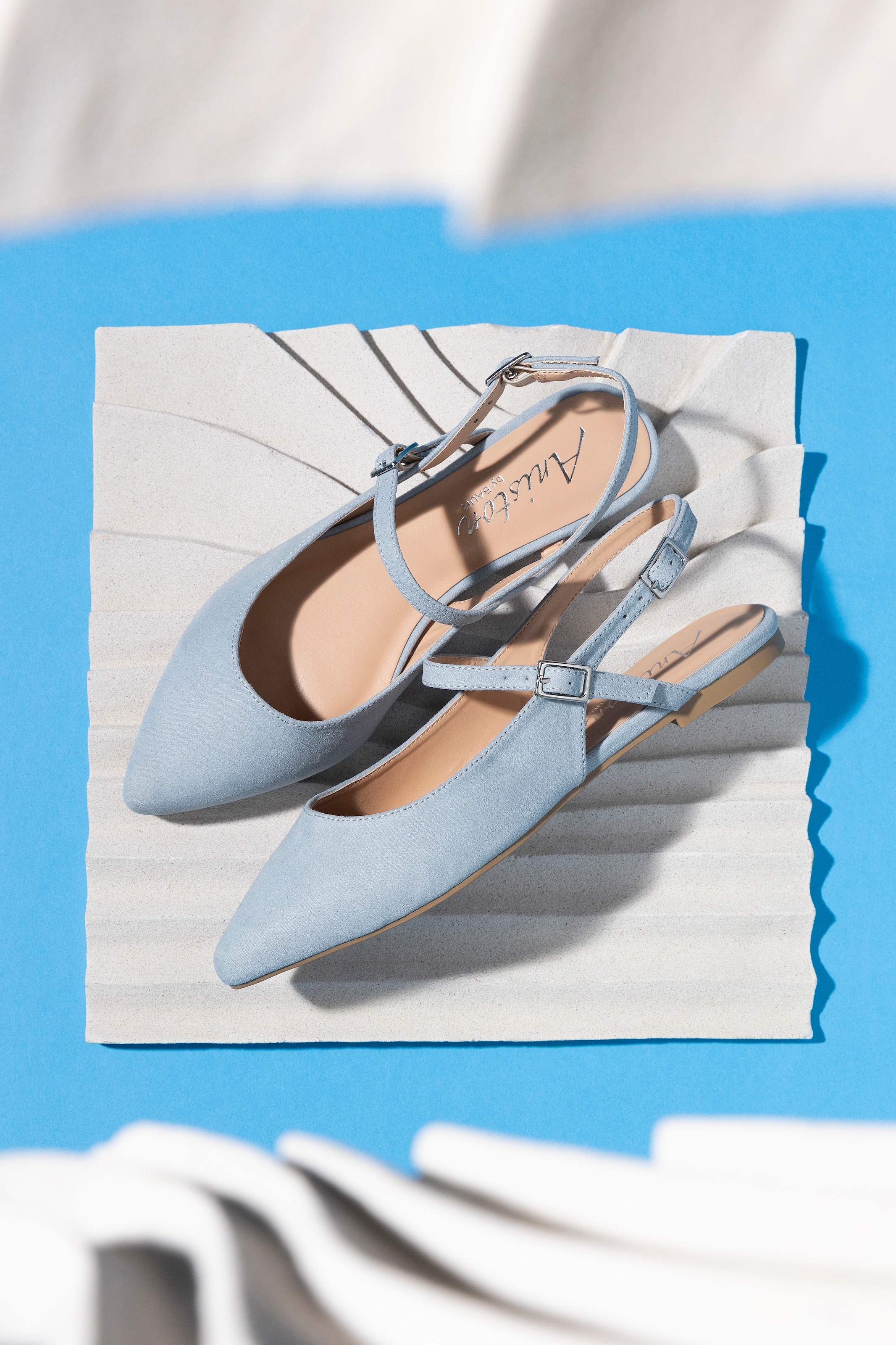 Aniston SHOES Pompes à sling  plat, chaussure d'été, sandale à brides - forme étroite