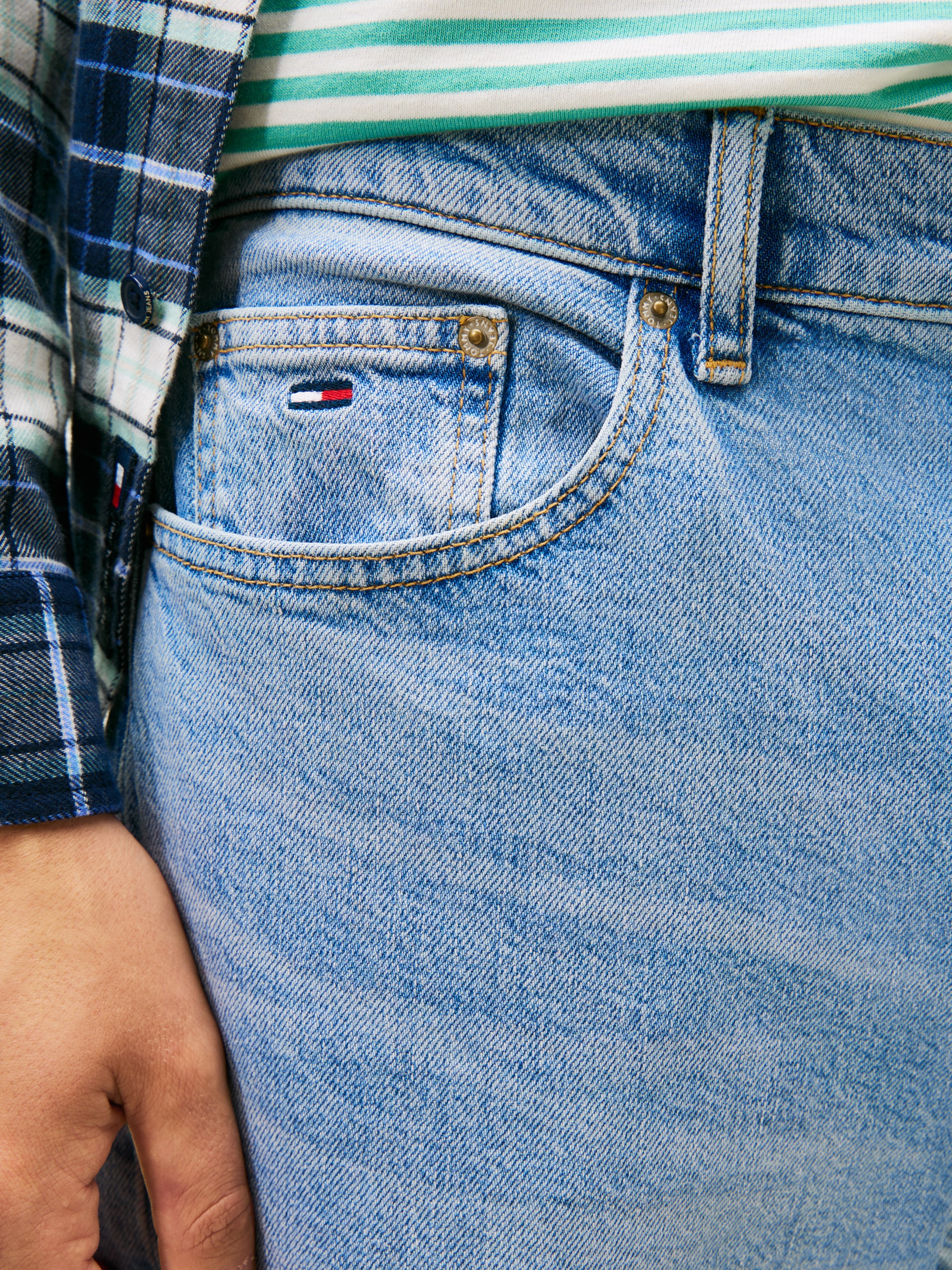 Tommy Jeans Jeans coupe régulière »SONNY« Tapered Leg, mit Fade-Effekten