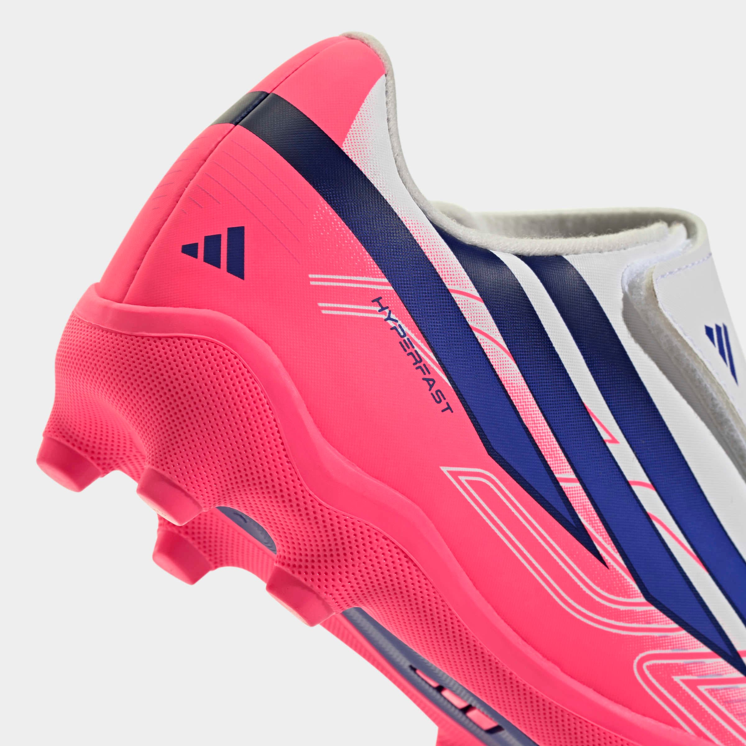 adidas Performance Chaussure de football »F50 HYPERFAST CLUB KIDS , NATURRASEN/GEMISCHTE BÖDEN, KLETTVERSCHLUSS«  adapté à de nombreux types de sols, pour adolescents et enfants