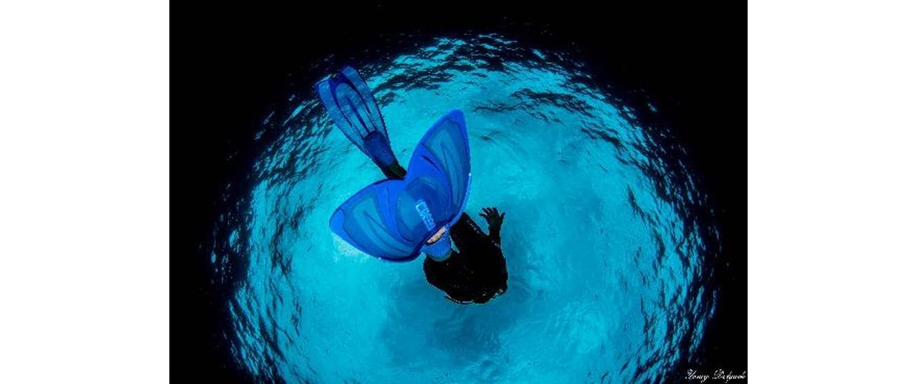 Cressi Flosse »Agua Leichte Schnorchelflosse 35 - 36« Leichte Tauchflossen mit selbstanpassendem Fussfach