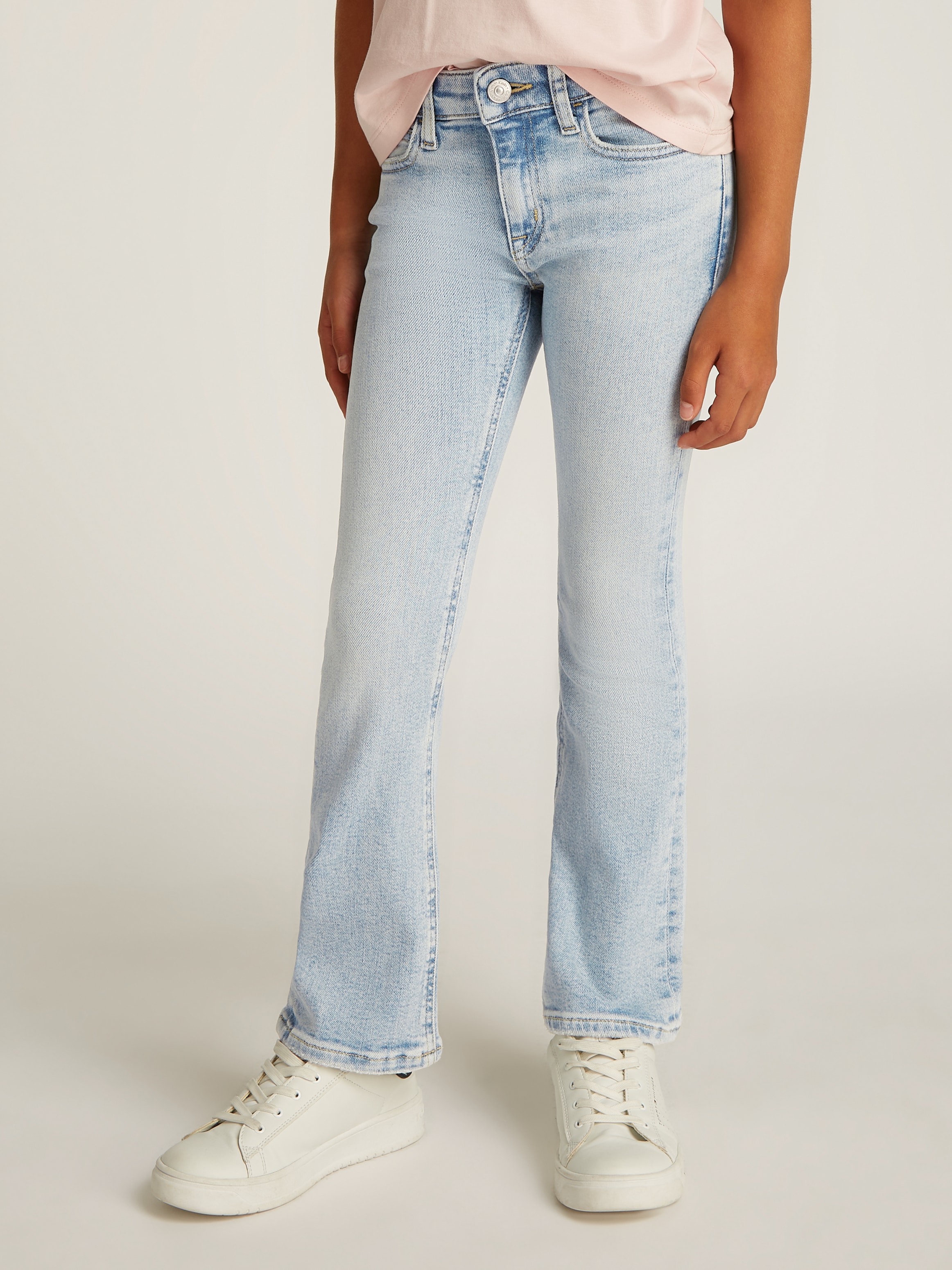 Calvin Klein Jeans Bootcut-Jeans »MR FLARE LIGHT BLUE VISUAL DENIM«, für Kinder bis 16 Jahre mit Logopatch