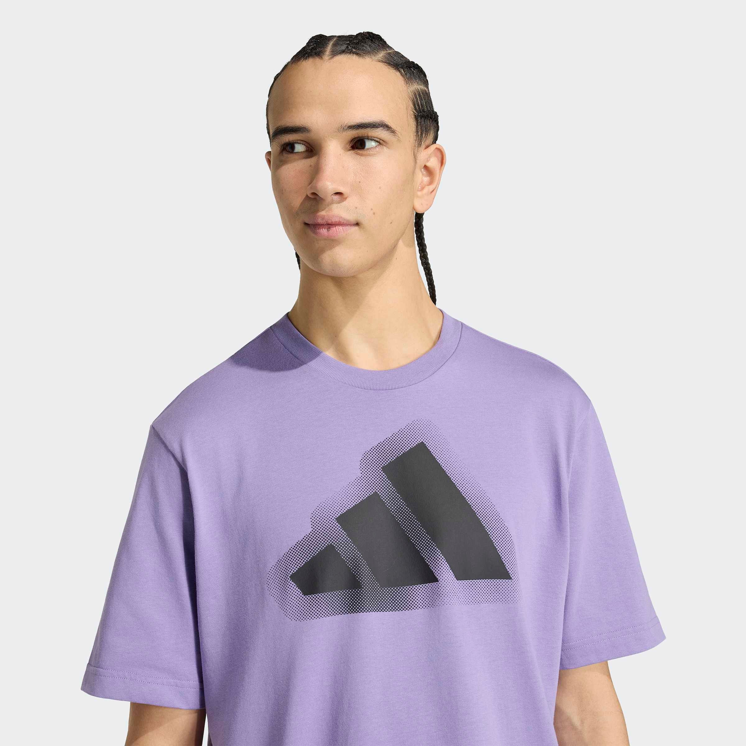 adidas Sportswear T-shirt »MODERN ESSENTIALS GRAFIK« mit Rundhalsausschnitt, sportlich, ohne Verschluss