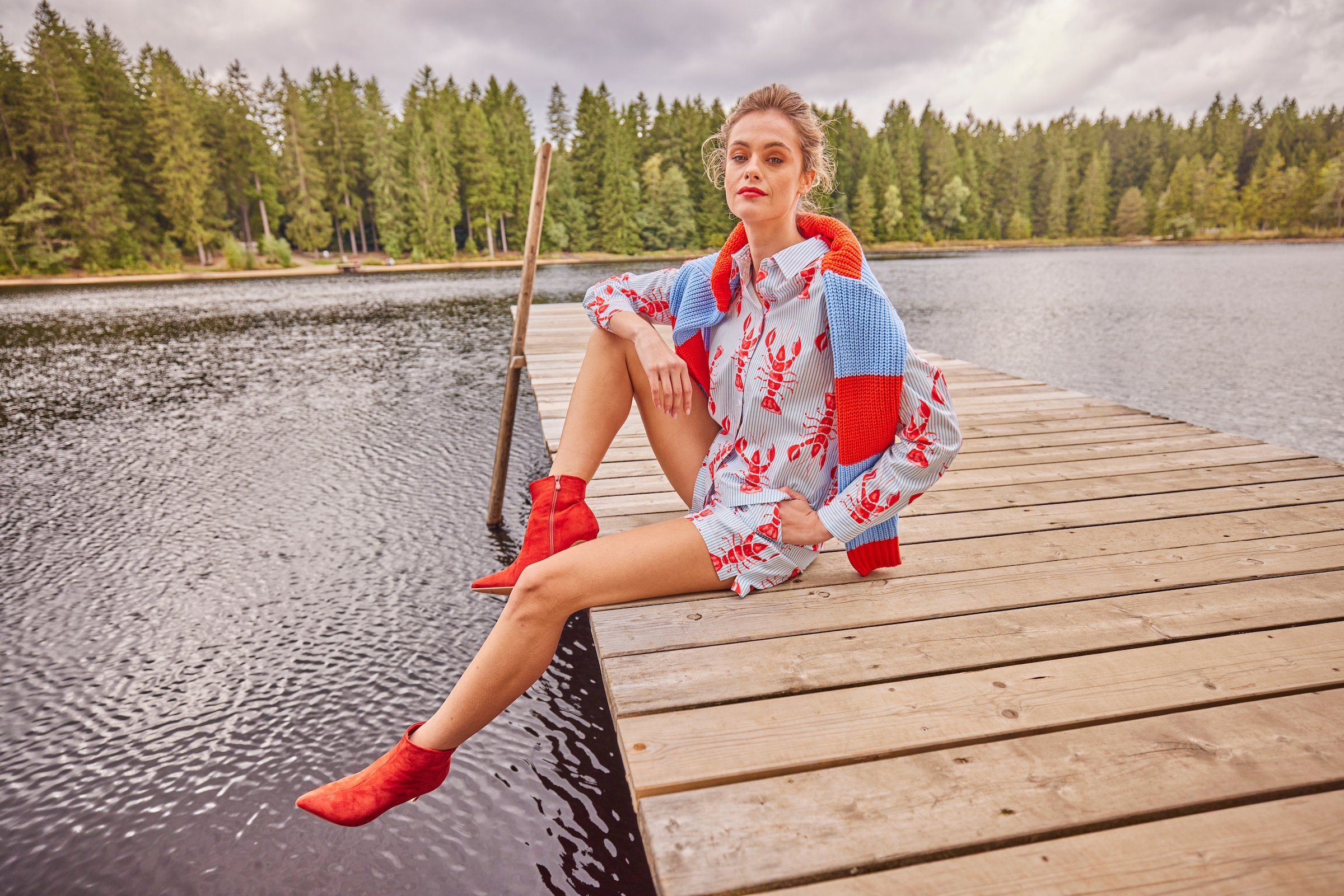 Aniston CASUAL Short  gestreift und mit Krebsen bedruckt - NEUE KOLLEKTION