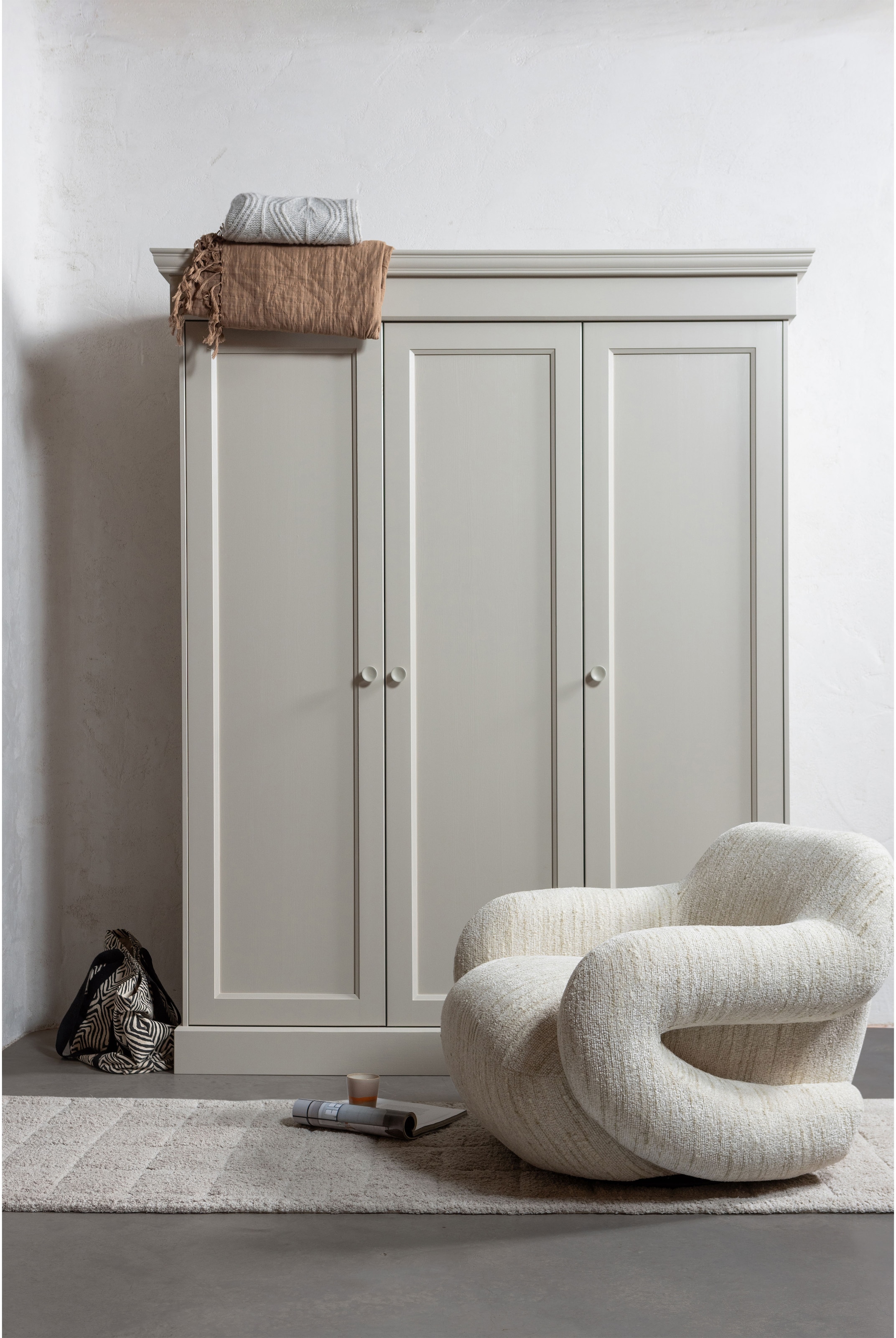 WOOOD Kleiderschrank »Olivia FSC®-Kiefernholz mit Hängebereich, H 212 x B 171 x T 63 cm« Tragkraft 10 kg pro Boden, Einlegeboden-Optionspakete erhältlich