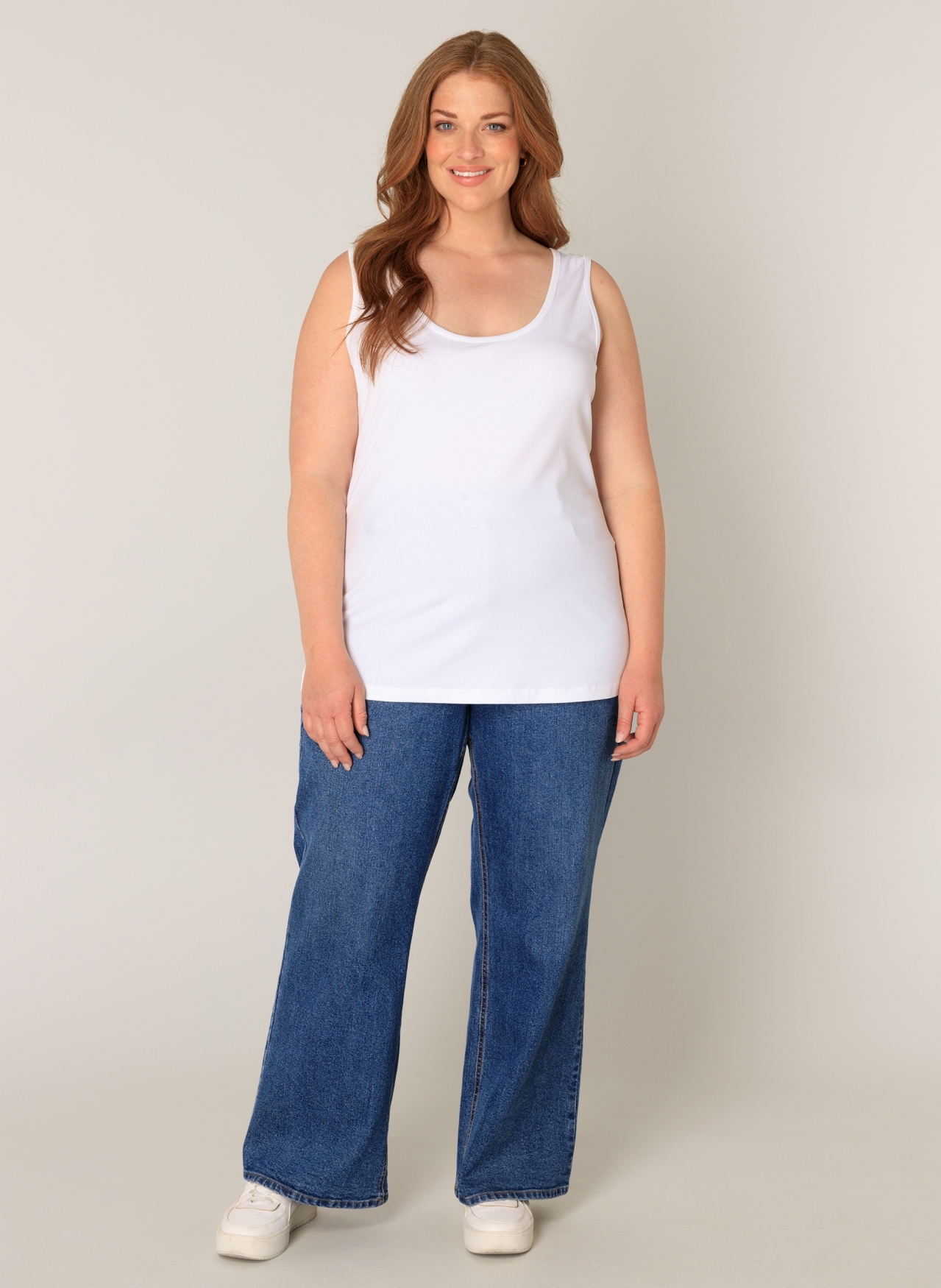 Base Level Curvy Tanktop, in grossen Grössen