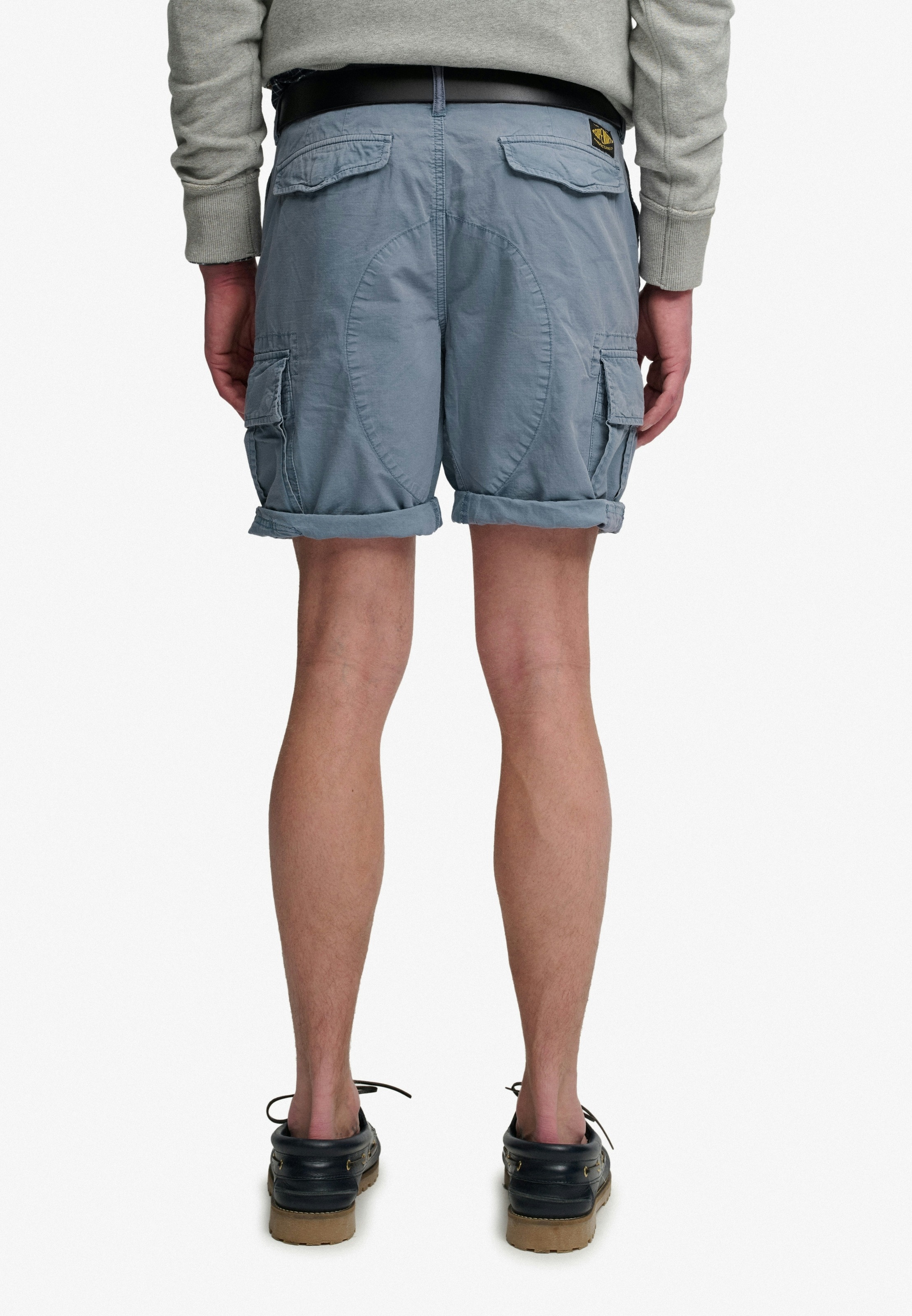 Superdry Cargoshorts »RIPSTOP LIGHT CARGO SHORT«  Relaxed Fit, knielange Schnittform, mit Reissverschluss