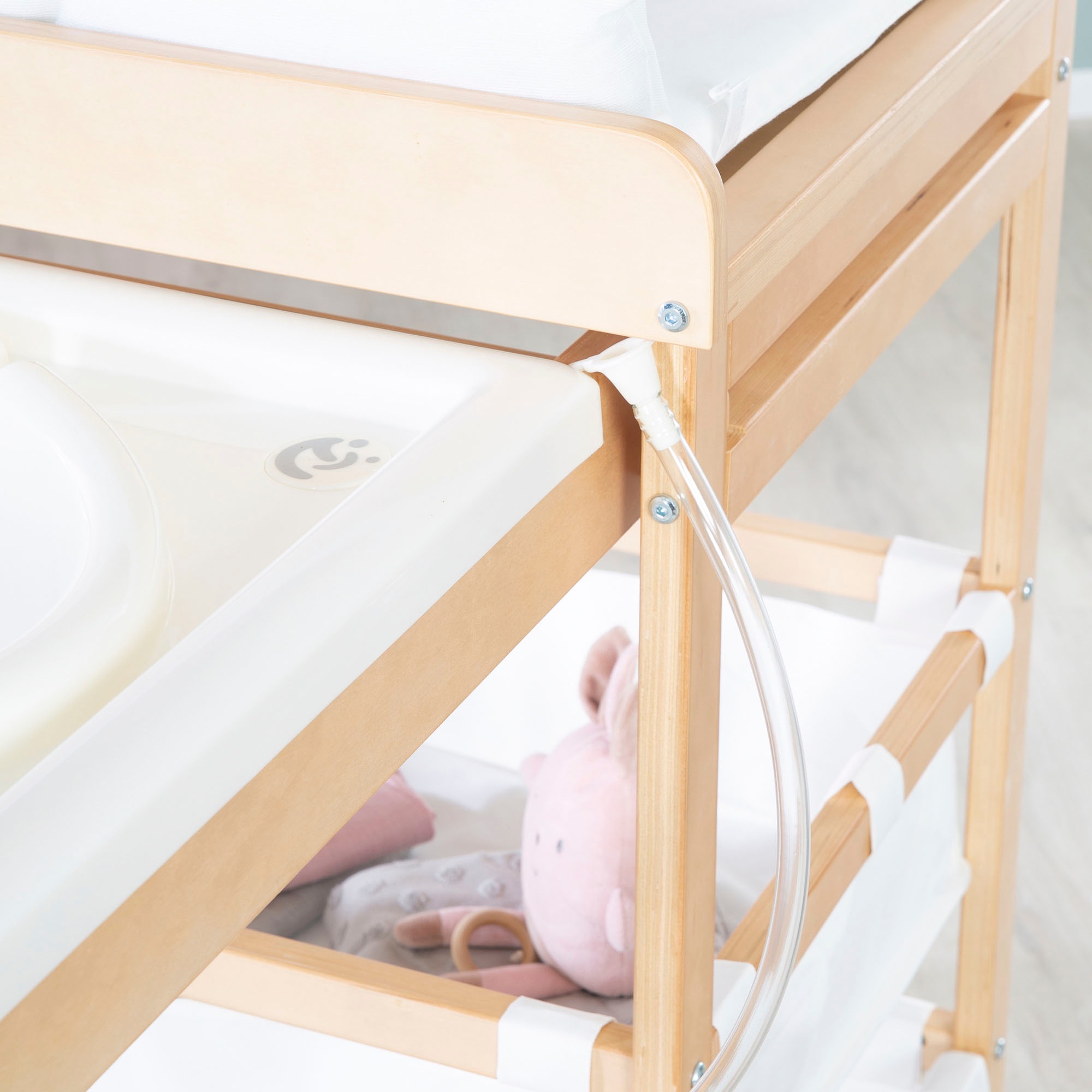 roba® Bade- und Wickelregal »Baby Pool, natur«, bis 15 kg, inkl. herausziehbarer Badewanne und Wickelauflage weiss, 56 cm