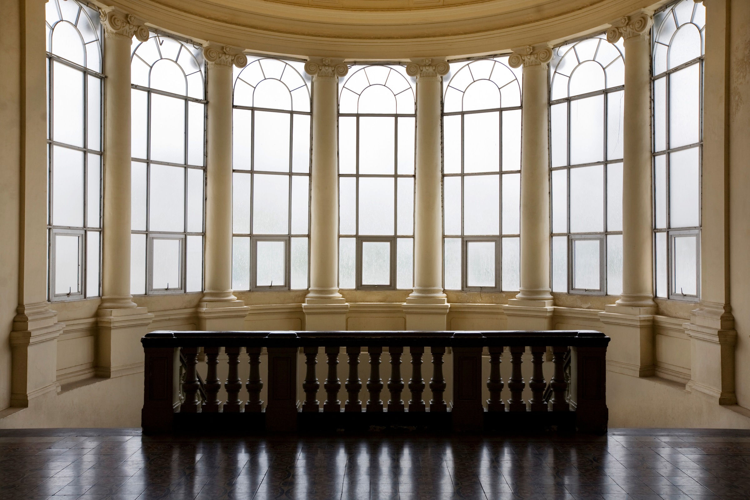 Image of Papermoon Fototapete »ARCHITEKTUR-SCHLOSS ARKADE«, Vliestapete, hochwertiger Digitaldruck, inklusive Kleister bei Ackermann Versand Schweiz