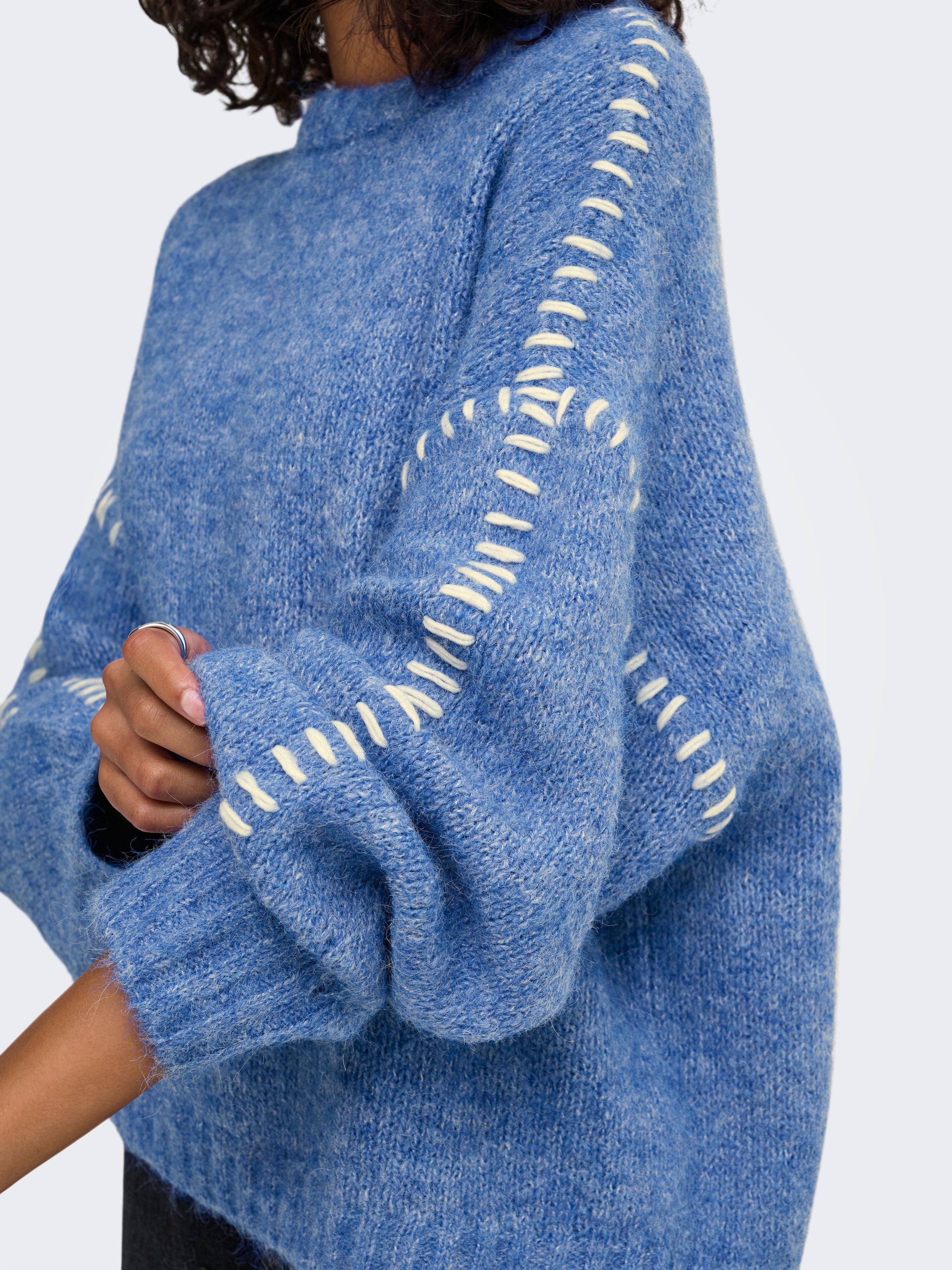 JDY Pull à col rond »JDYZOEY LIFE L/S ON STITCH PULL KNT NOOS« avec coutures décoratives