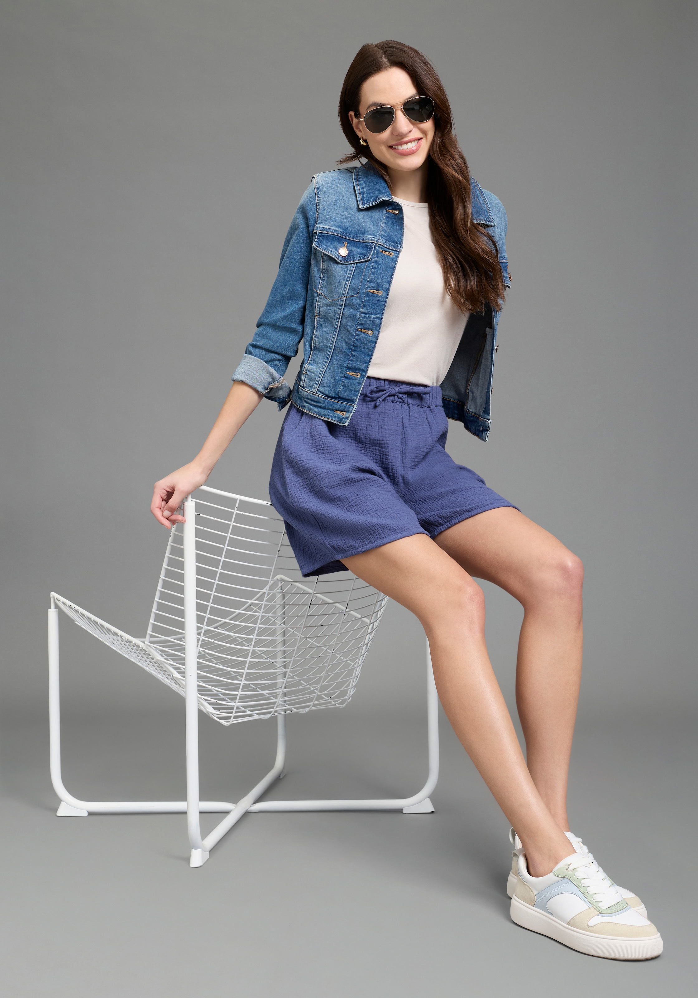 Laura Scott Short  feminine Stoffhose, aus Baumwolle, leichtes Webmaterial, unifarben