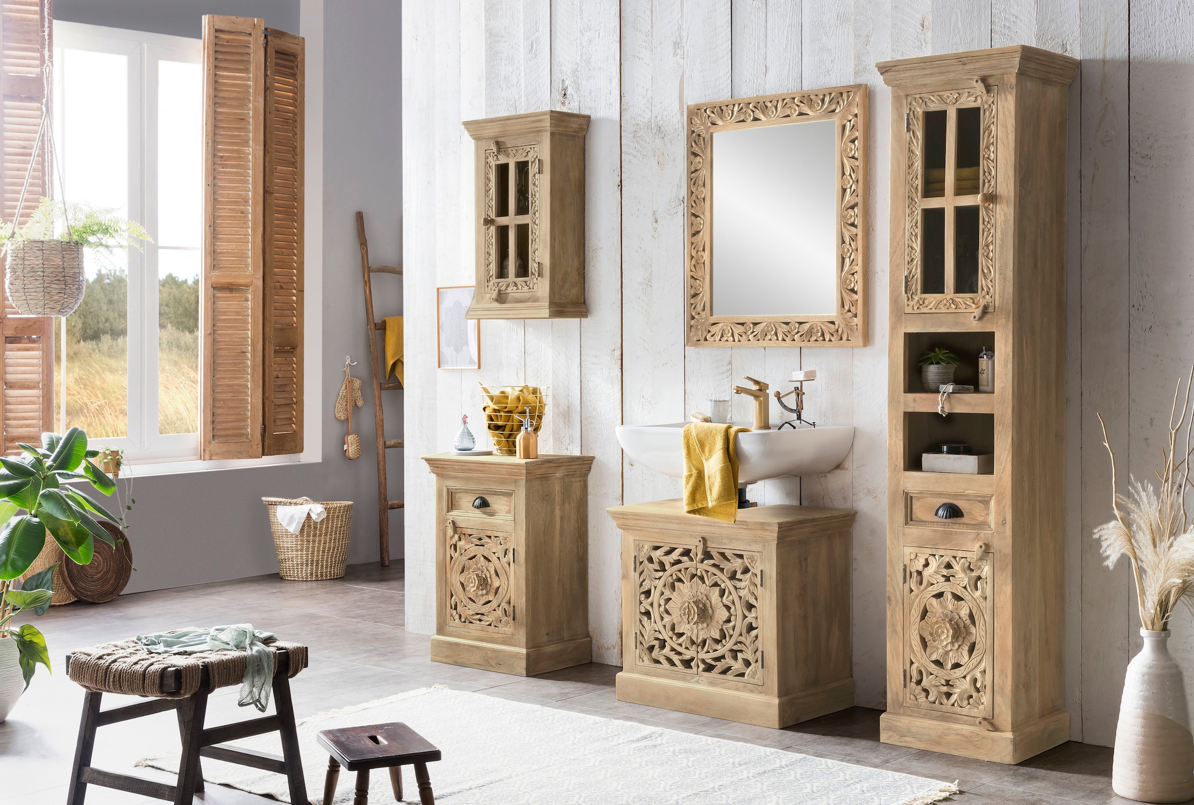 SIT Kommode »Famagusta aus Mangoholz mit Tür, Schublade & Holzschnitzereien« Aufwändige Holzschnitzereien als kunstvolles Design-Highlight