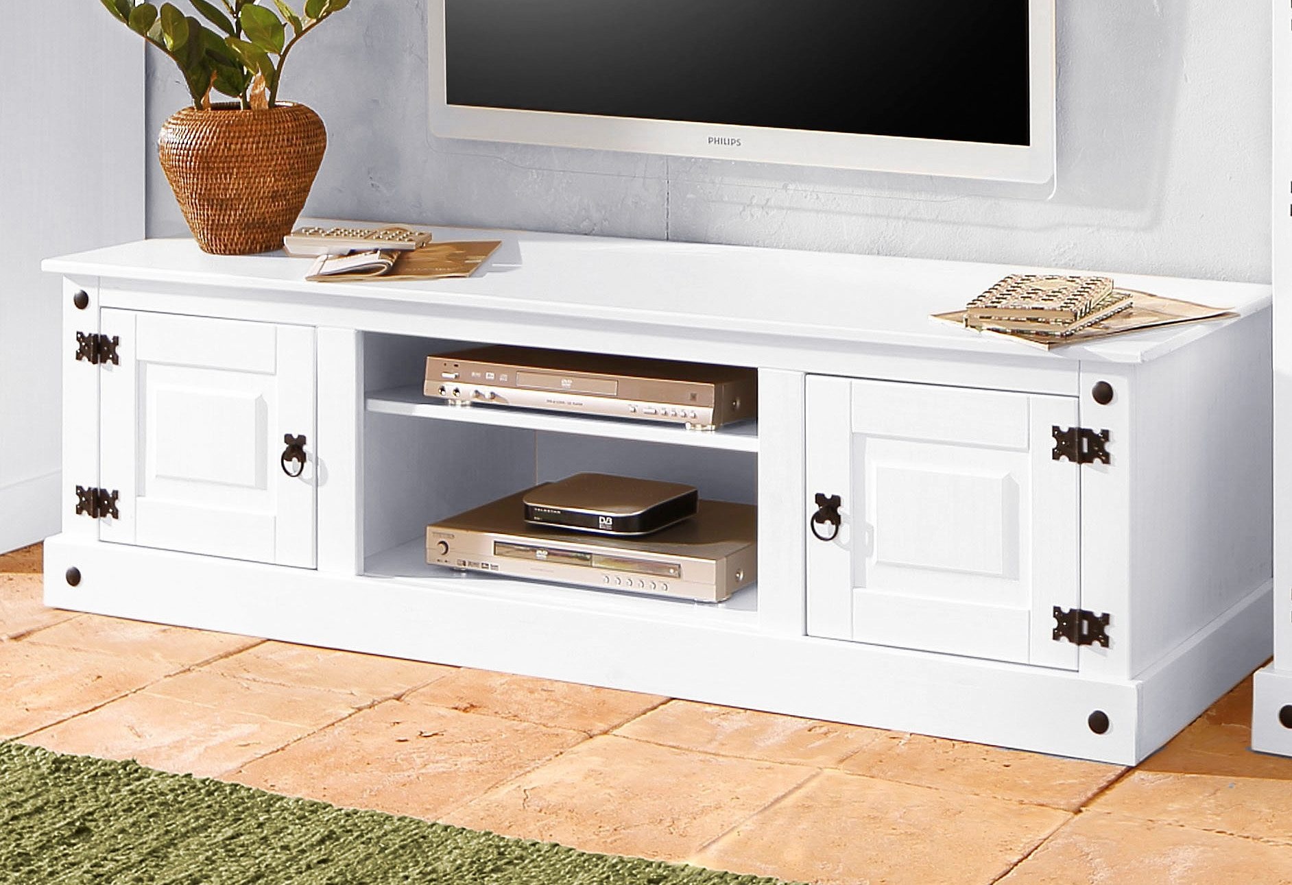 Image of GOODproduct Lowboard "Mexico TV-Board mit 2 Türen und 4 Fächern, dekorative Fräsung" aus massiver Kiefer mit einer natürlichen Maserung und Metallgriffen