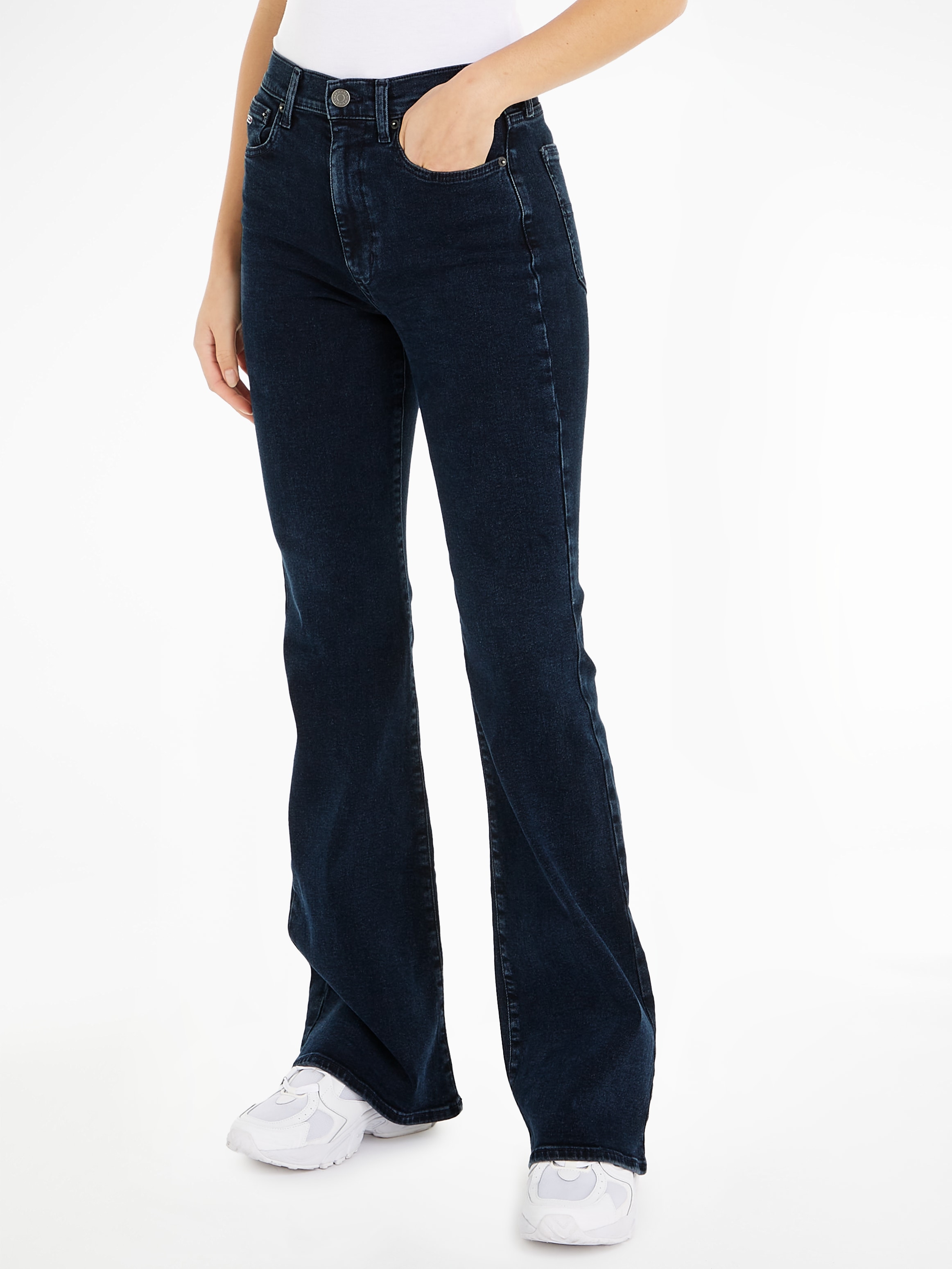 Tommy Jeans Schlagjeans »Tommy Jeans SYLVIA - High waist - Flared Denim Jeans«, mit Logostickereien und Nieten