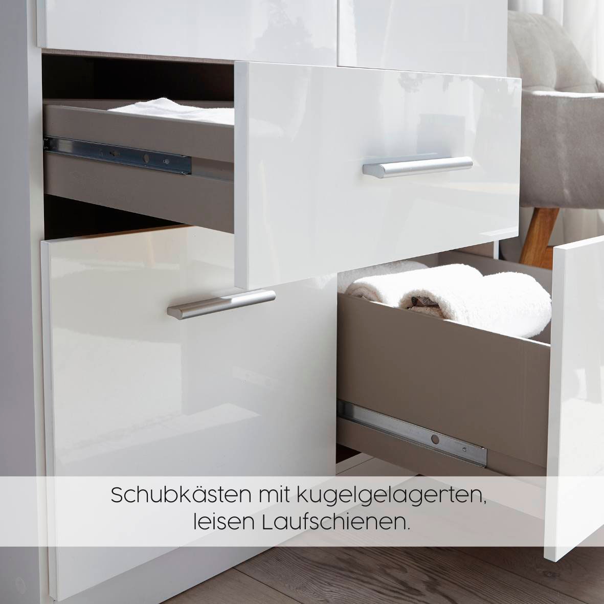rauch Drehtürenschrank »Kleiderschrank Schrank Garderobe Wäscheschrank VOYAGER« in 3 verschiedenen Ausstattungen BASIC/CLASSIC/PREMIUM,  mit 2 modernen Griffvarianten, mit Aussenschubladen MADE IN GERMANY