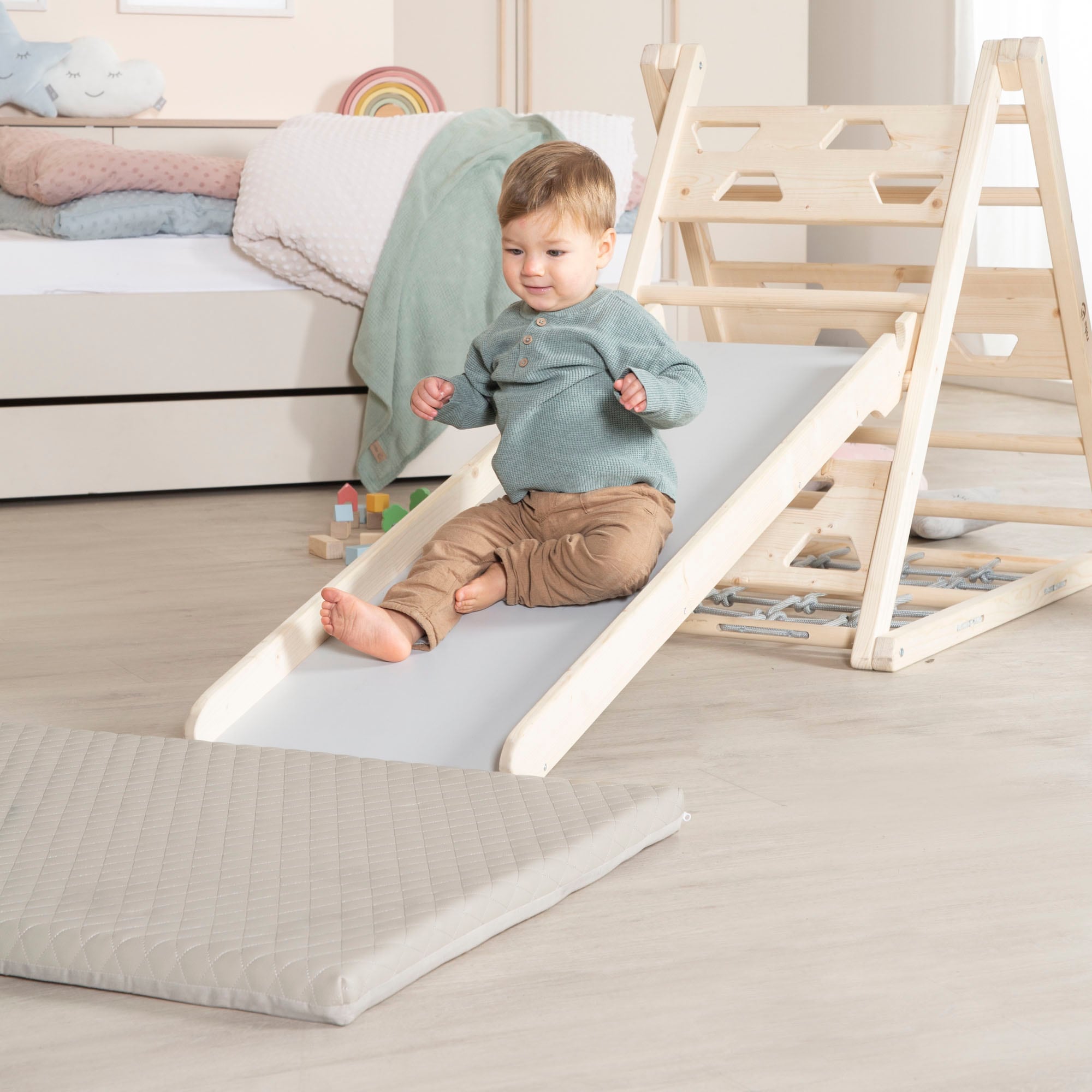 roba® Spielmatte »Luxe, Greyish gesteppt, 78 x 100 cm« Passend für Kletterdreieck sowie Indoor-Kletterturm