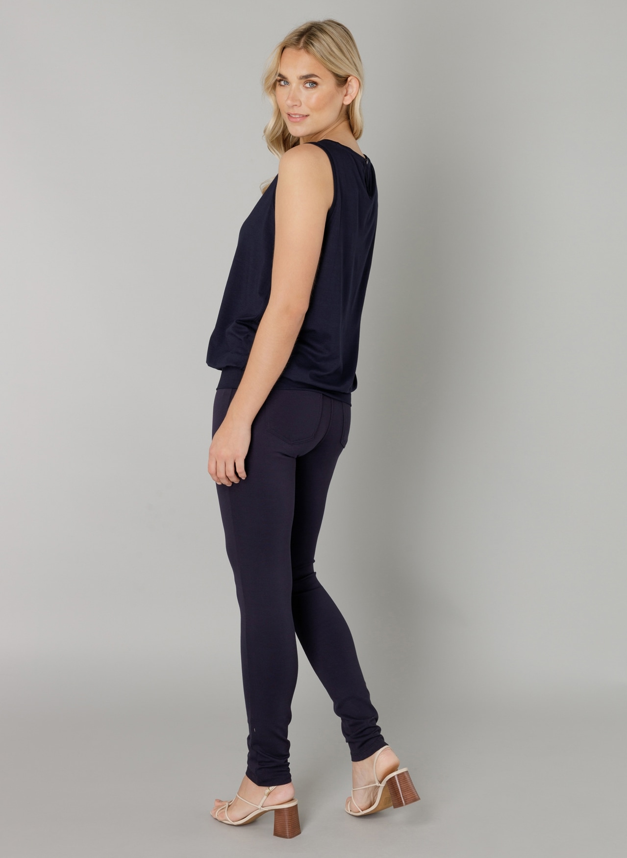 Base Level Shirttop »Yasmin«, 1-Kopfverschluss im Nacken