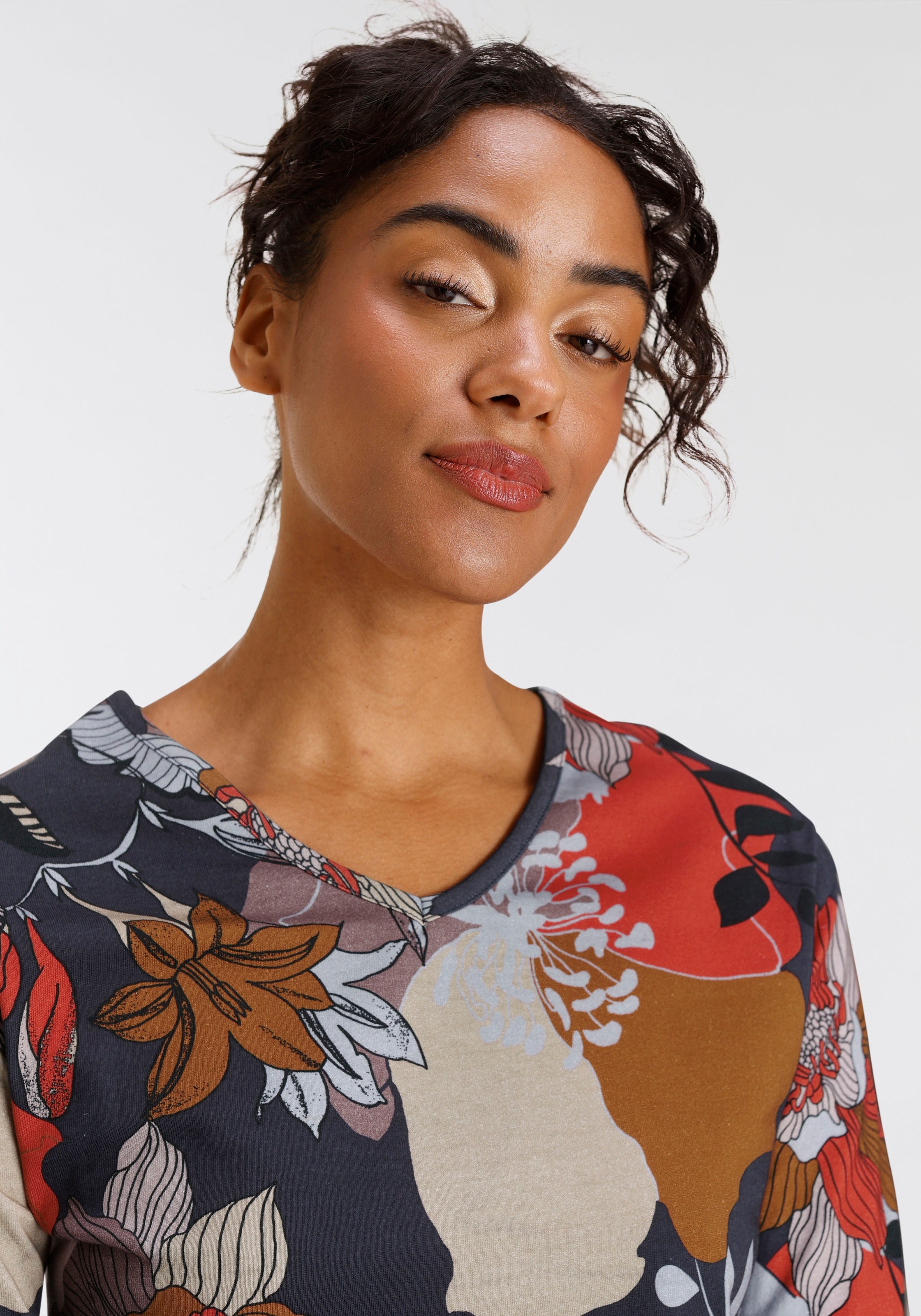 Boysen's V-Shirt, Blumendruck  NEUE  KOLLEKTION