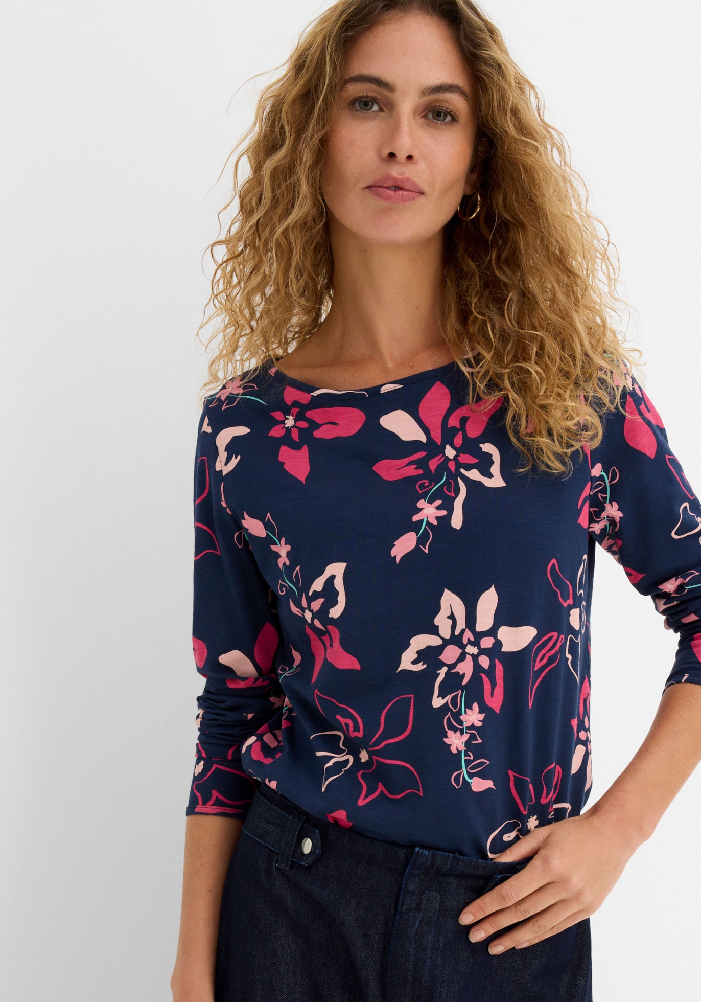Image of bonprix Langarmshirt figurumspielende Passform, Langarm-Design, für Frühling und Sommer