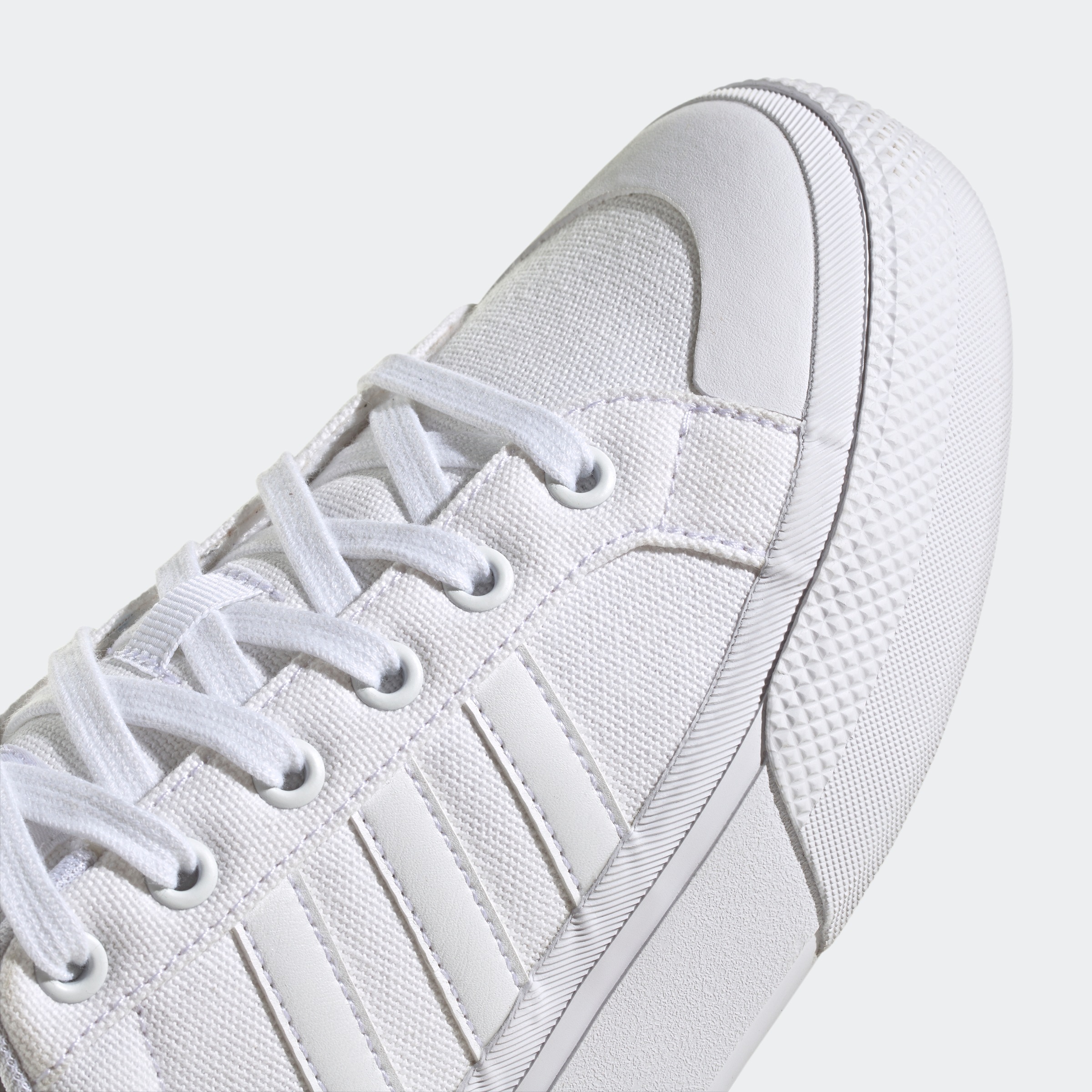 adidas Sportswear Sneaker »BRAVADA 2.0 PLATFORM«, Design auf den Spuren des adidas Nizza