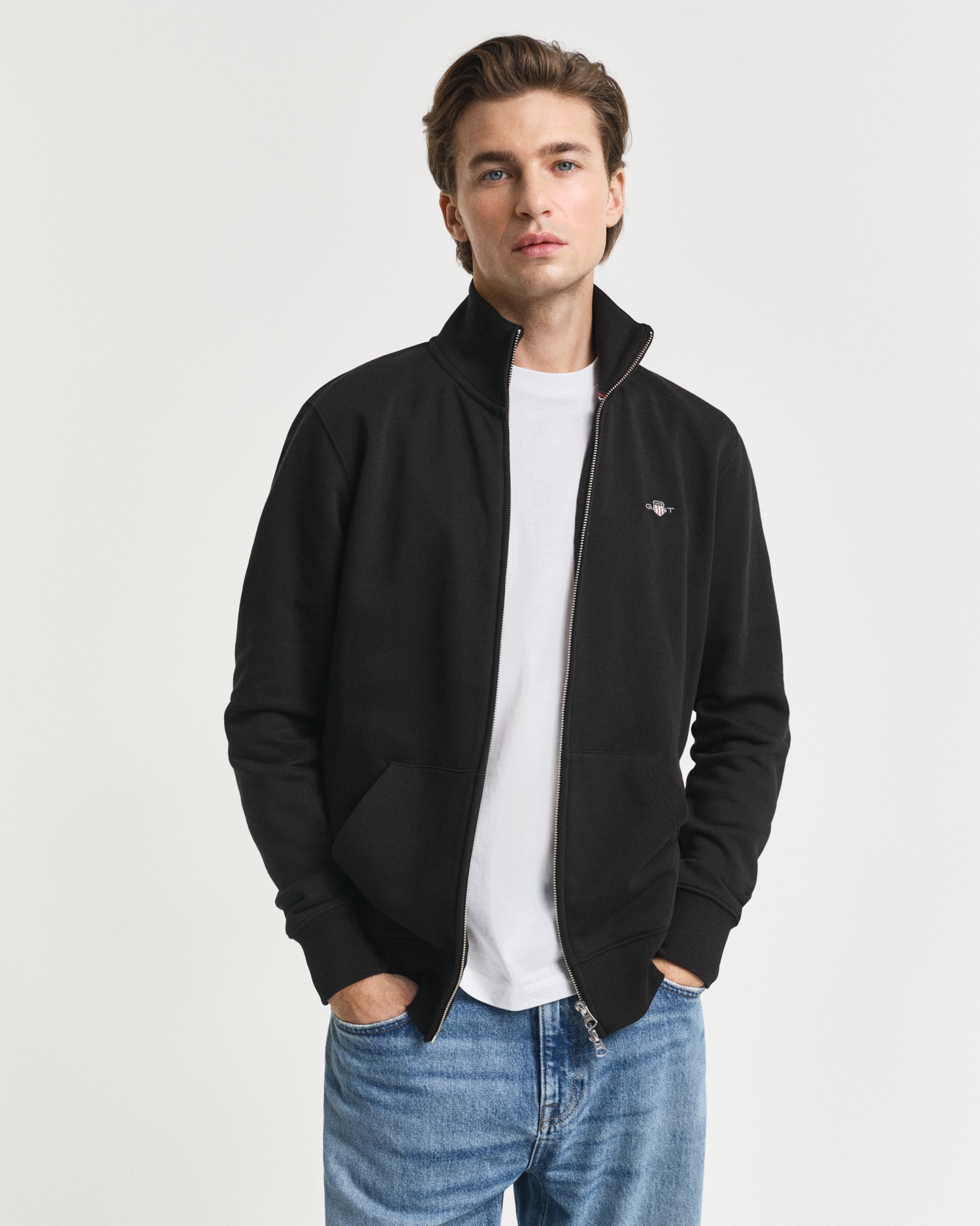 Image of Gant Sweatjacke "REG SHIELD FULL ZIP SWEAT" mit Logostickerei auf der Brust