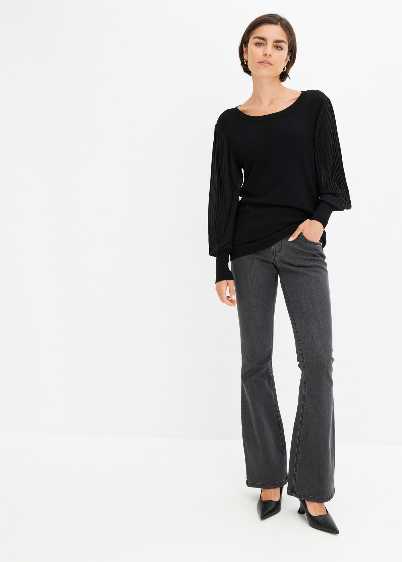 bonprix Pull en tricot »Feinstrickpullover aus fliessendem Viskose-Mix« aus Viskose-Mix, Loose fit, mit extravaganter Ärmelform