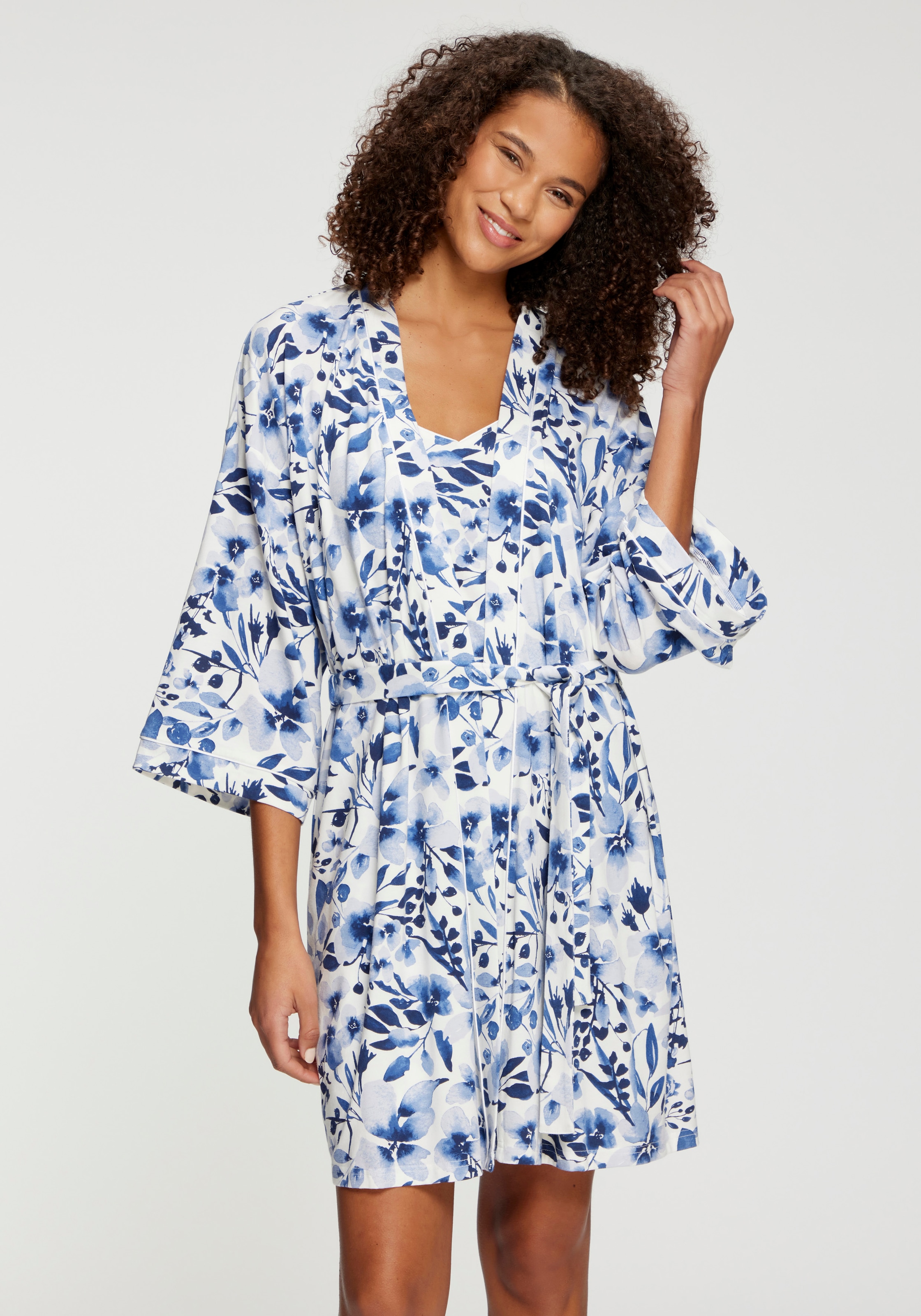 Image of LASCANA Kimono Schöner Blumendruck