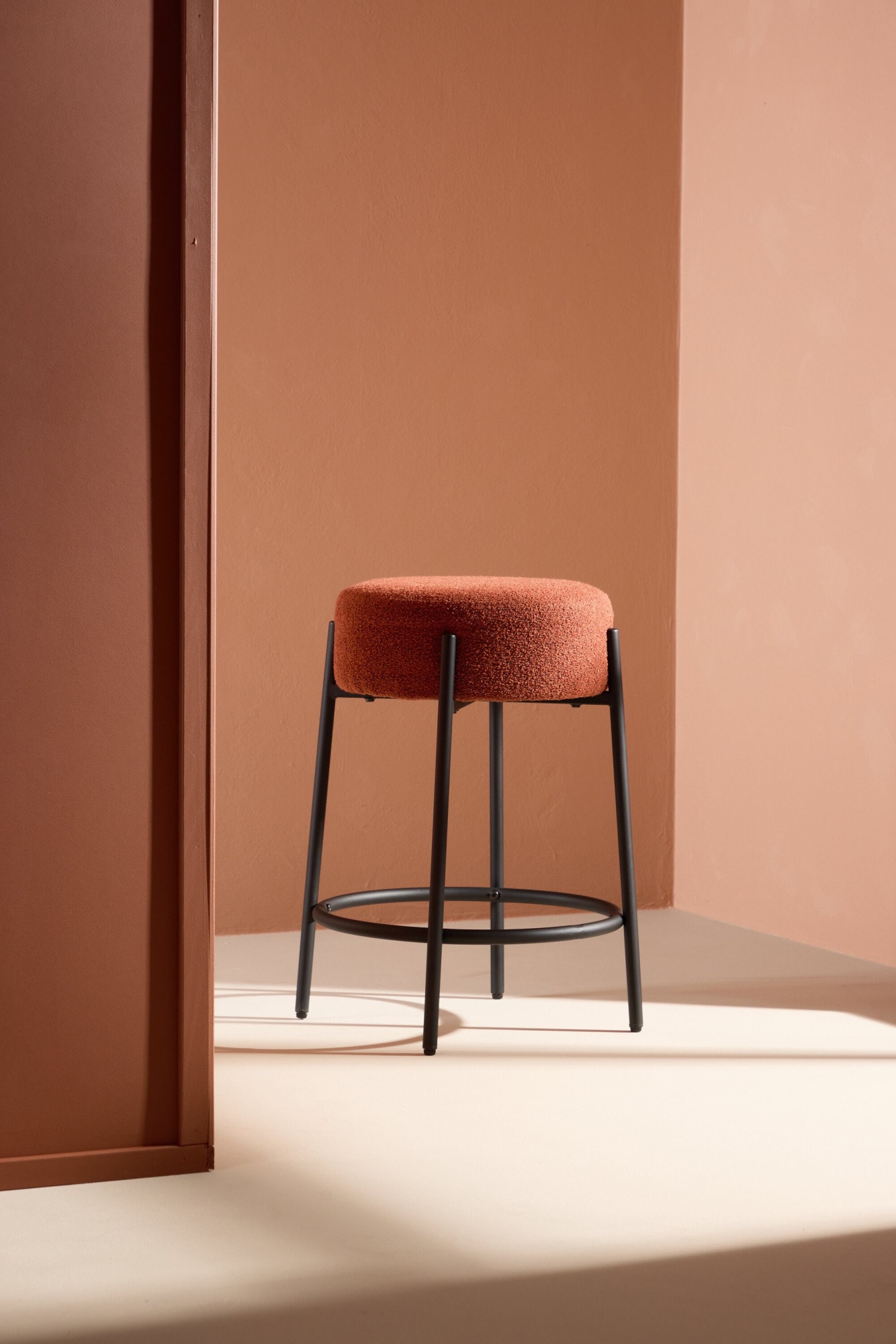 Image of Venture Home Barhocker "Tucson, Barhocker in Bouclé, niedrige Sitzfläche, belastbar bis 150 kg" Tresenstuhl, Bouclé-Bezug, Stahlbeine, Fussstütze, modern