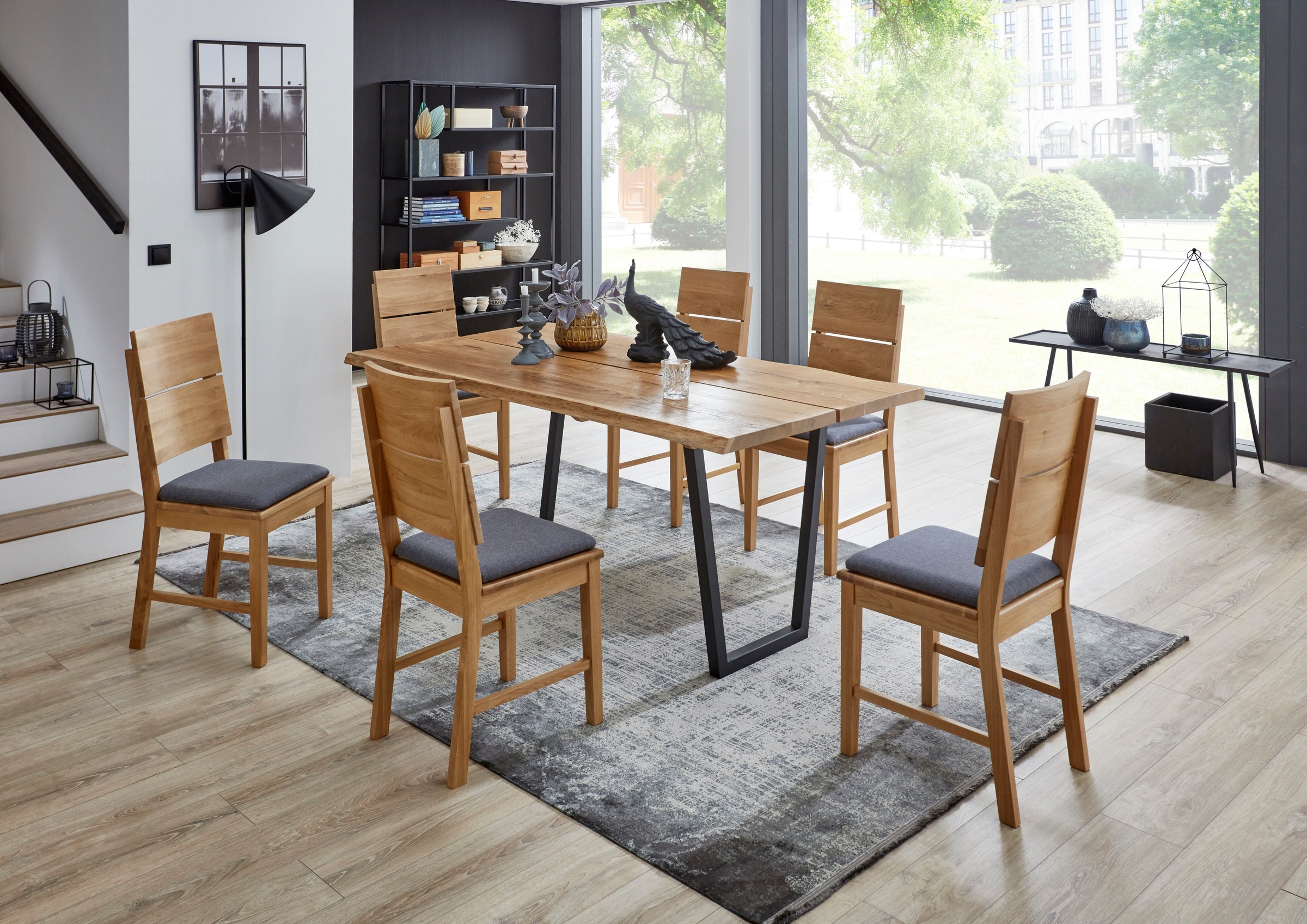 Image of Holzzone Essgruppe »Leo«, (Set, 7 tlg.), Essgruppe, Wildeiche massiv, bestehend aus 6 modern gepolsterten Stuhl-Sesseln und einem 180 cm breiten Tisch bei Ackermann Versand Schweiz