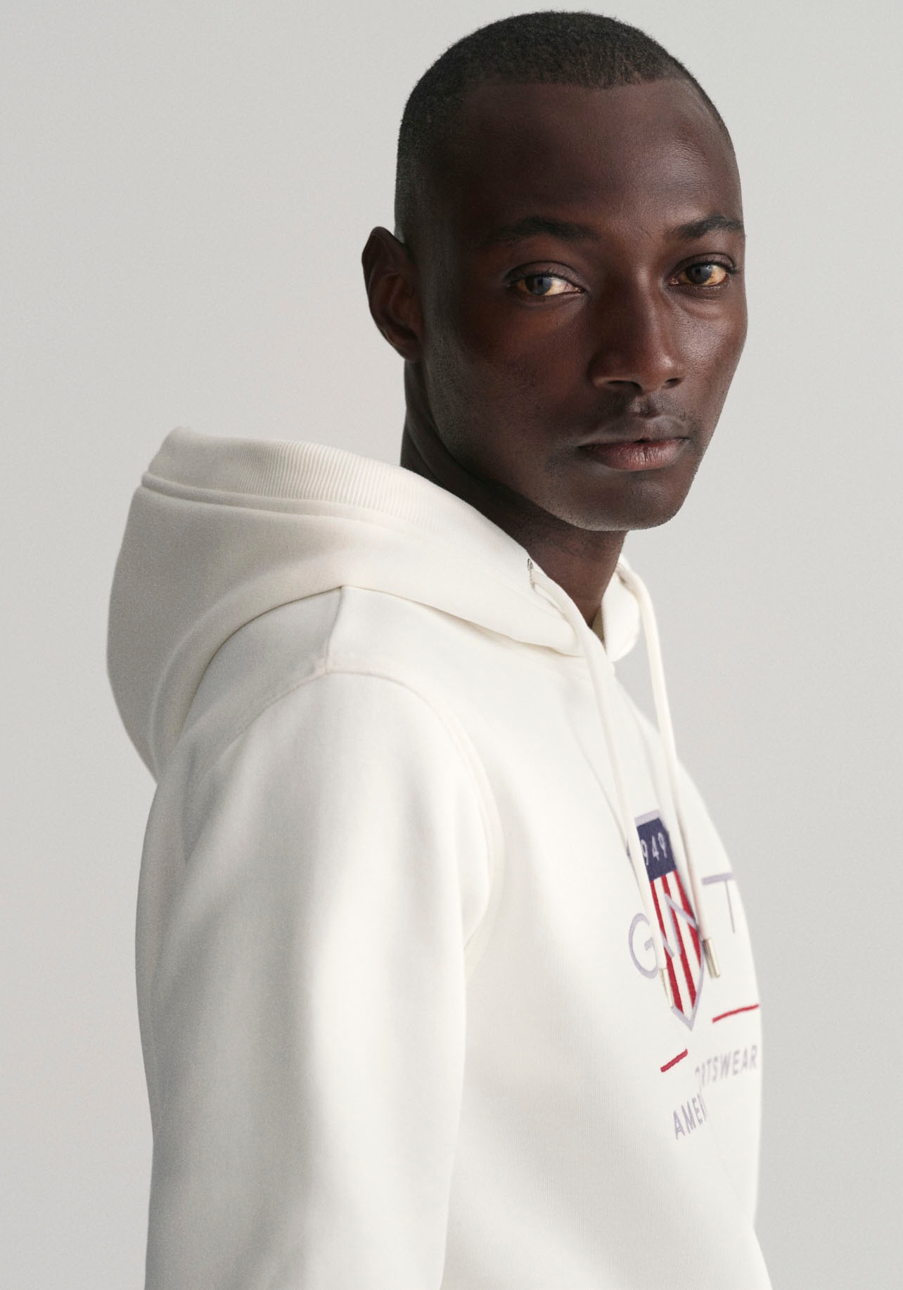 Gant Hoodie »REG ARCHIVE SHIELD HOODIE«, mit modischer Logostickerei auf der Brust