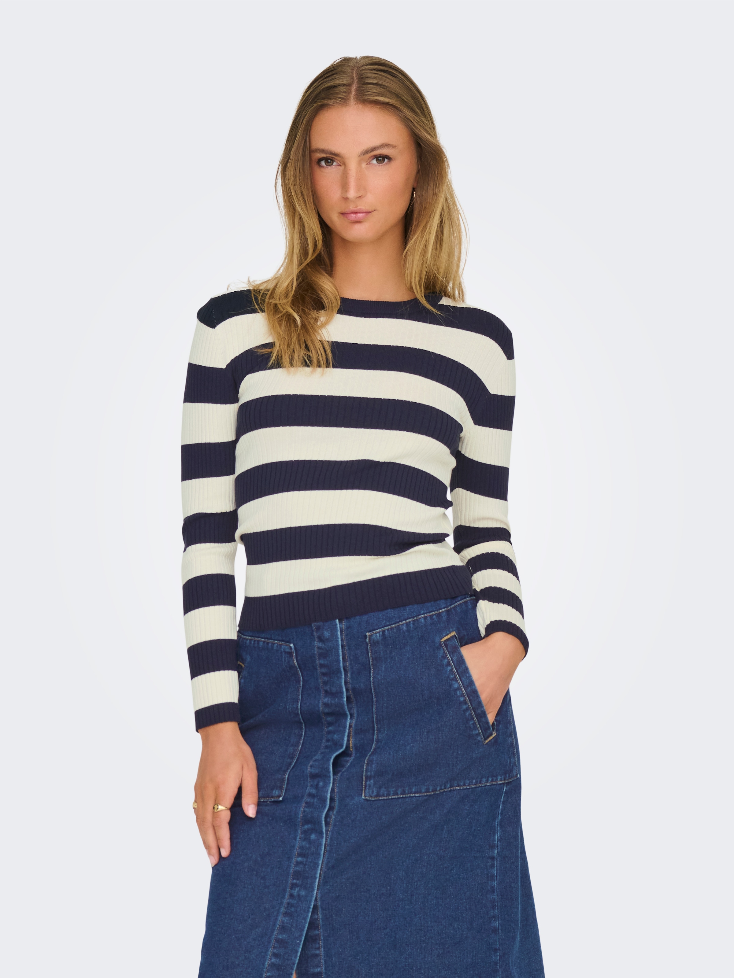 JDY Pull à col rond »JDYPLUM L/S O-NECK PULLOVER KNT NOOS«