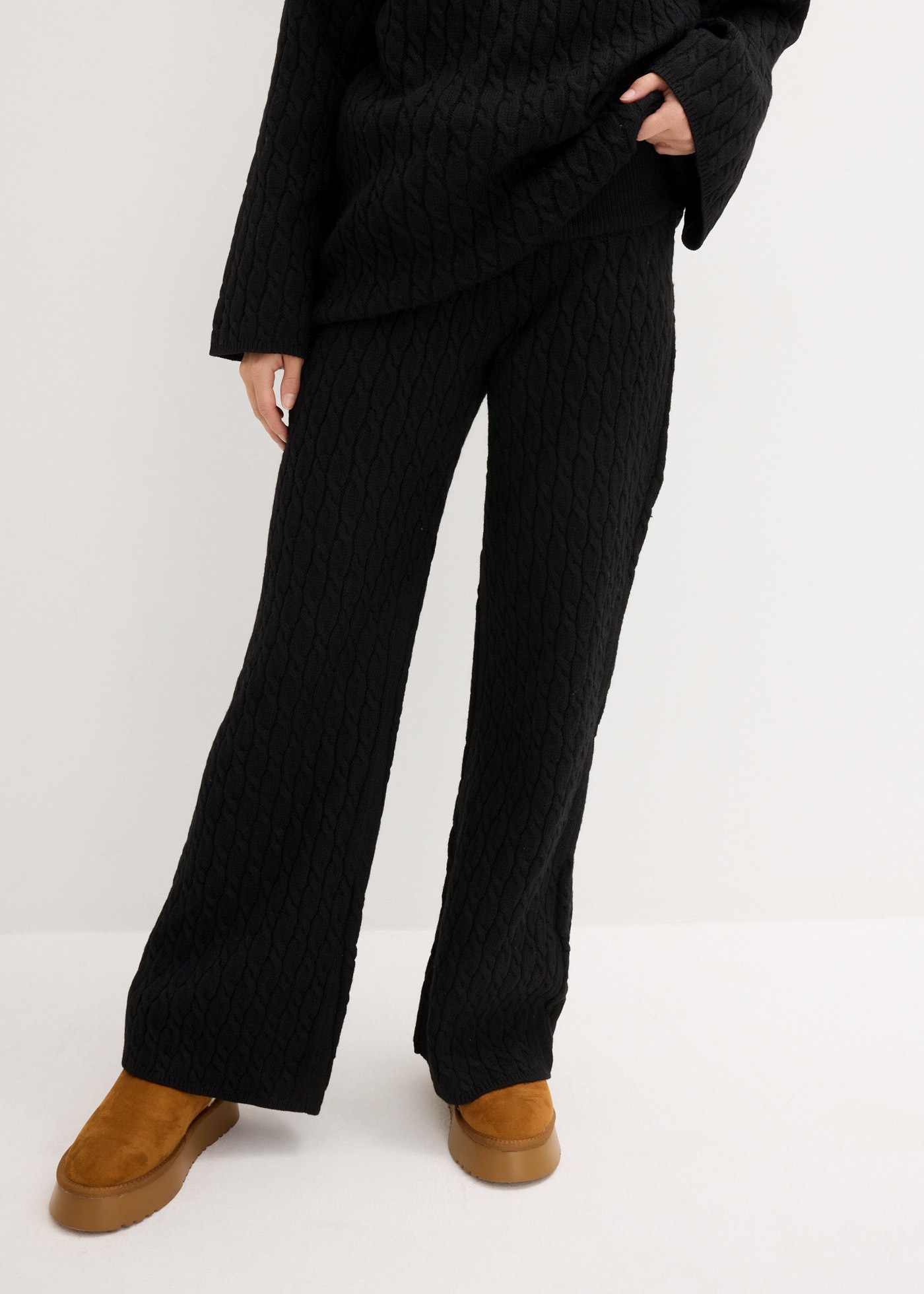 Image of bonprix Stoffhose "Strickhose mit Zopfmuster" aus Polyester und Wolle, Loose Fit, weite Beinform, mit Zopfmuster