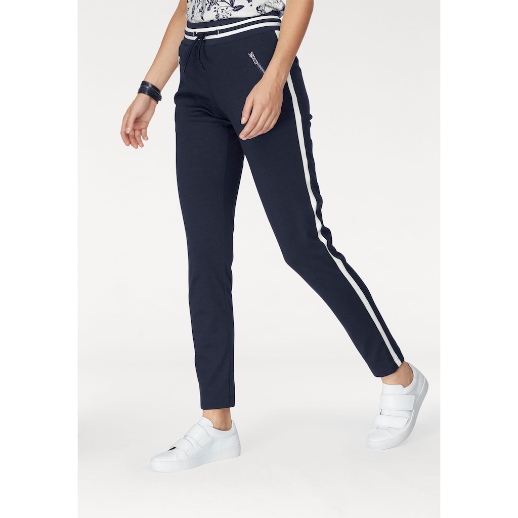 AJC Jogger Pants, im trendigem Retro-Design