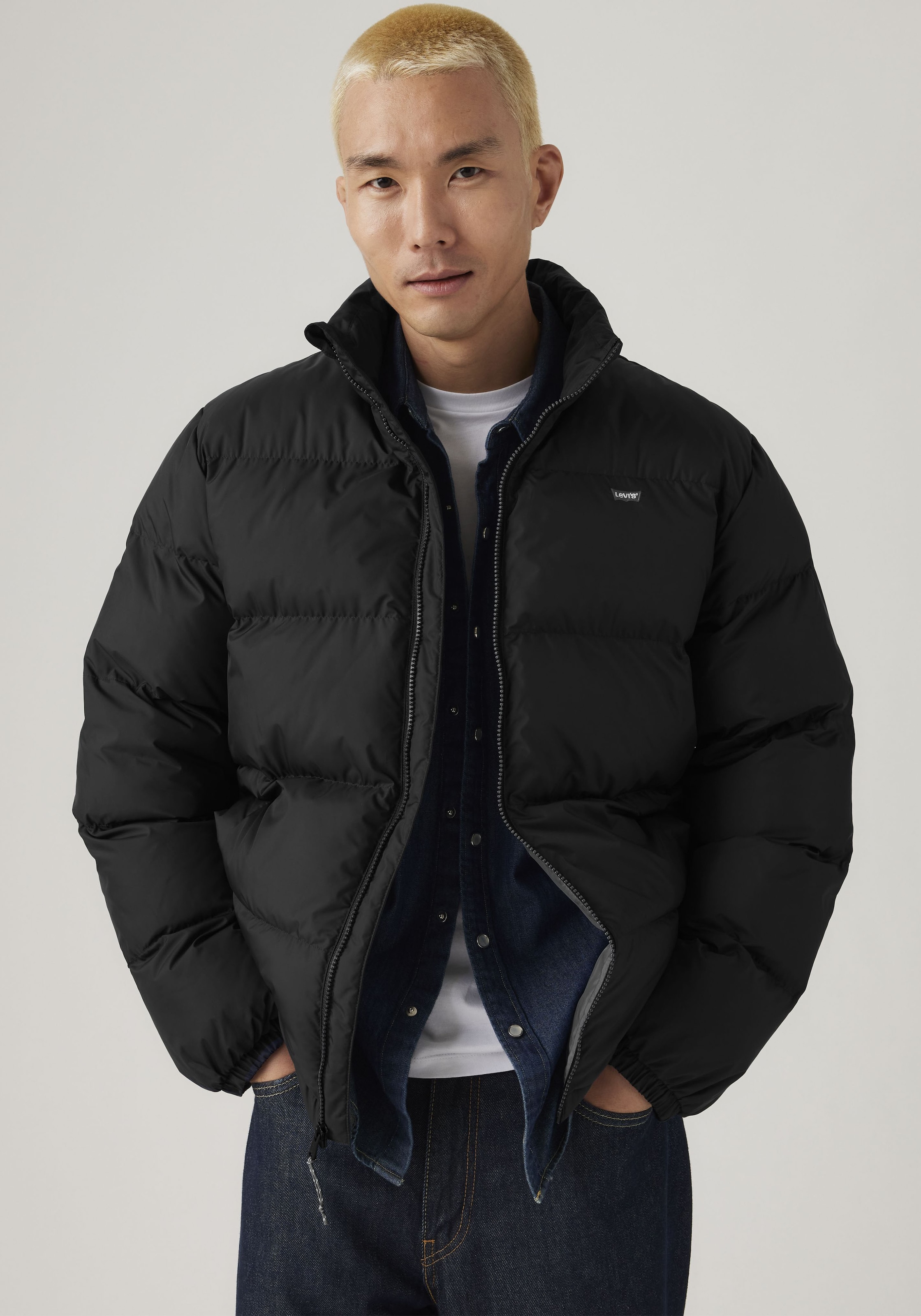 Levi's® Veste matelassée »PIEDMONT SHORT PUFFER« sans capuche avec fermeture éclair et col montant