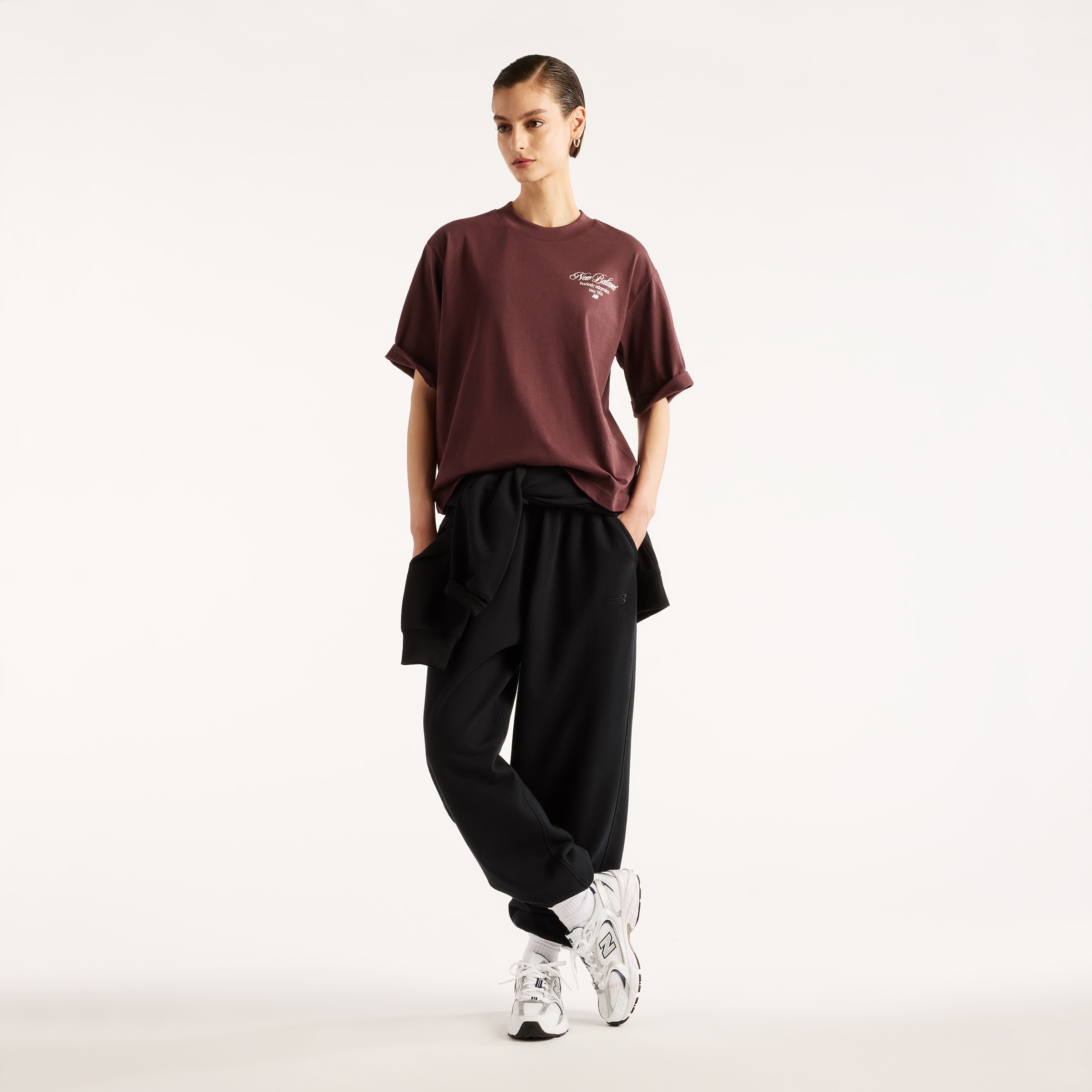 New Balance T-shirt »PRESSED FLOWERS RELAXED T-SHIRT« style sportif, en coton