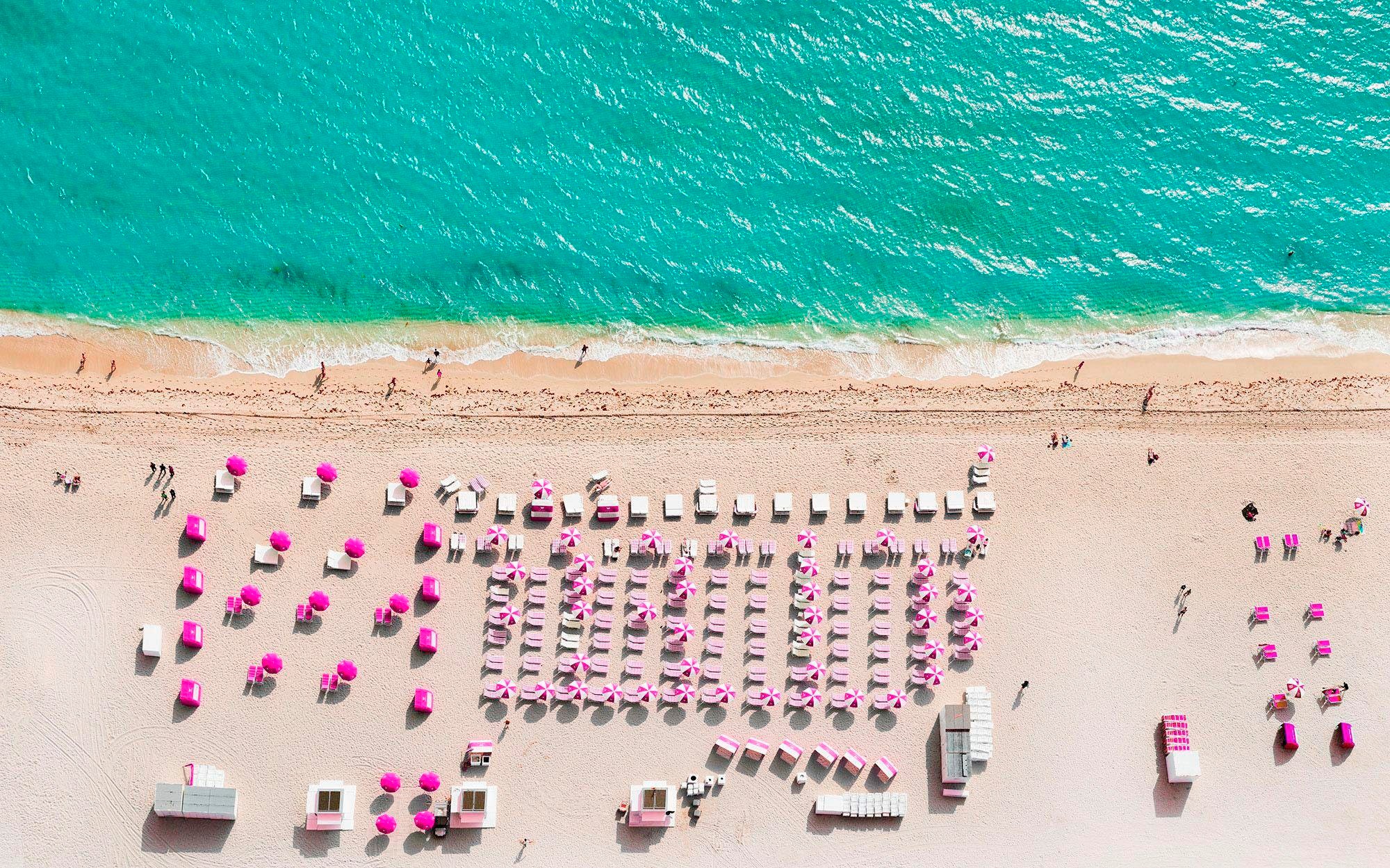 Image of Komar Vliestapete »Pure Pink Umbrella«, Strand bei Ackermann Versand Schweiz