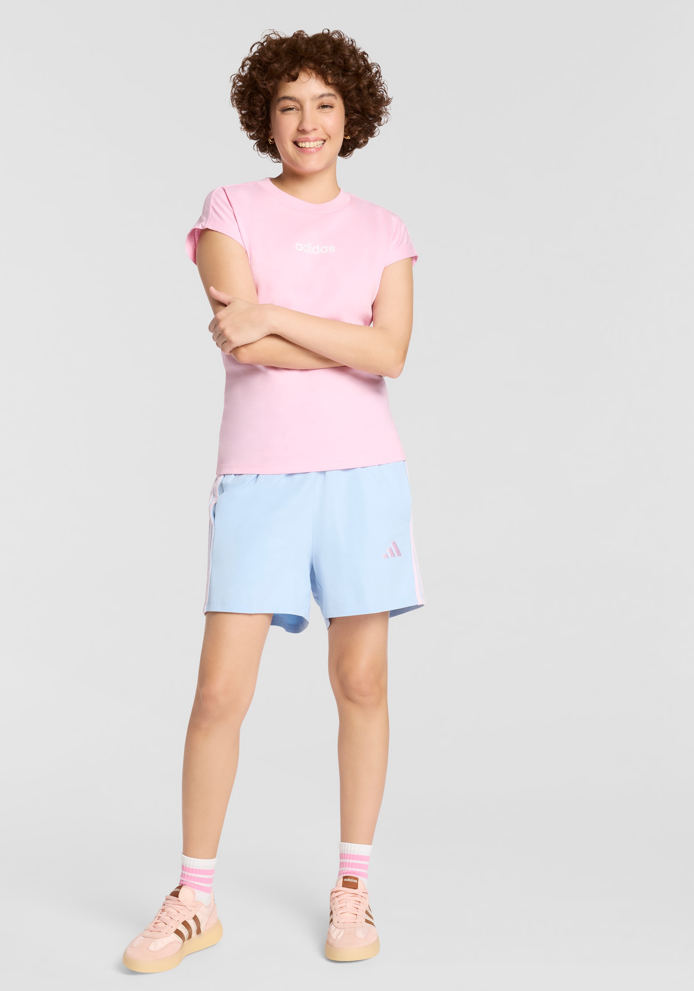 adidas Sportswear T-shirt »W LIN SJ T« sportlicher Stil, Kurzarm, ohne Verschluss, aus Baumwolle
