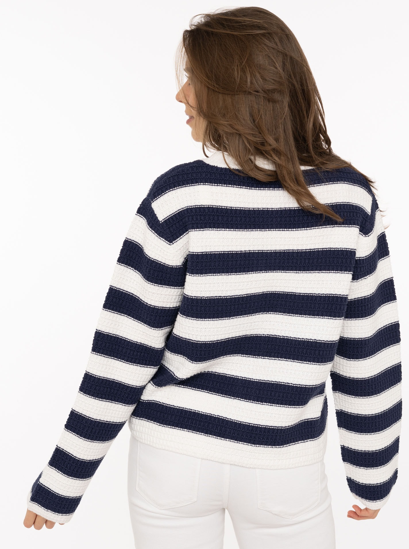 Zwillingsherz Strickjacke mit Lochstrickmuster und Knöpfen