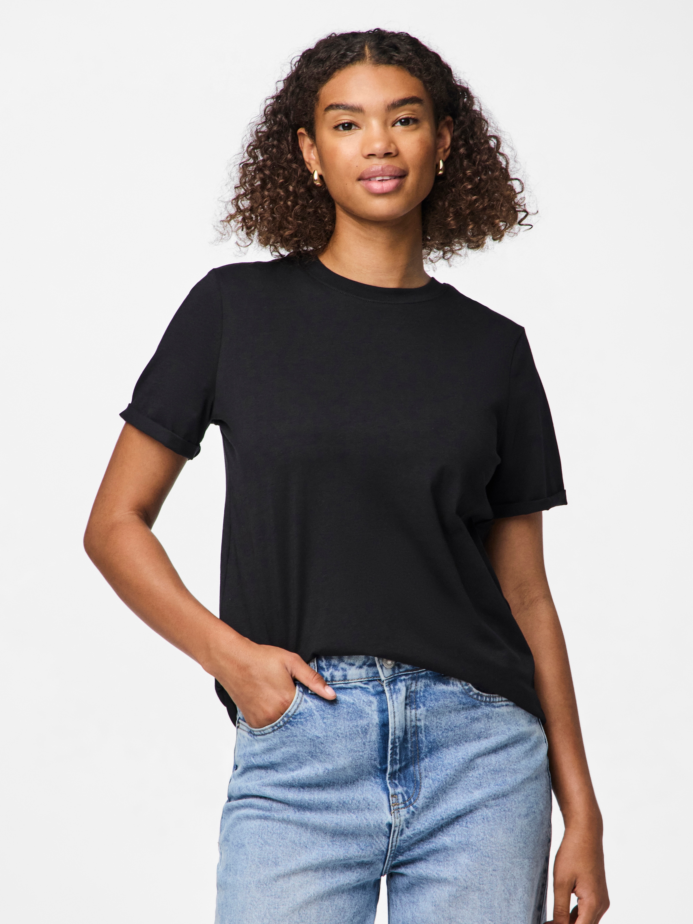 Image of pieces Rundhalsshirt "PCRIA SS FOLD UP SOLID TEE NOOS BC"