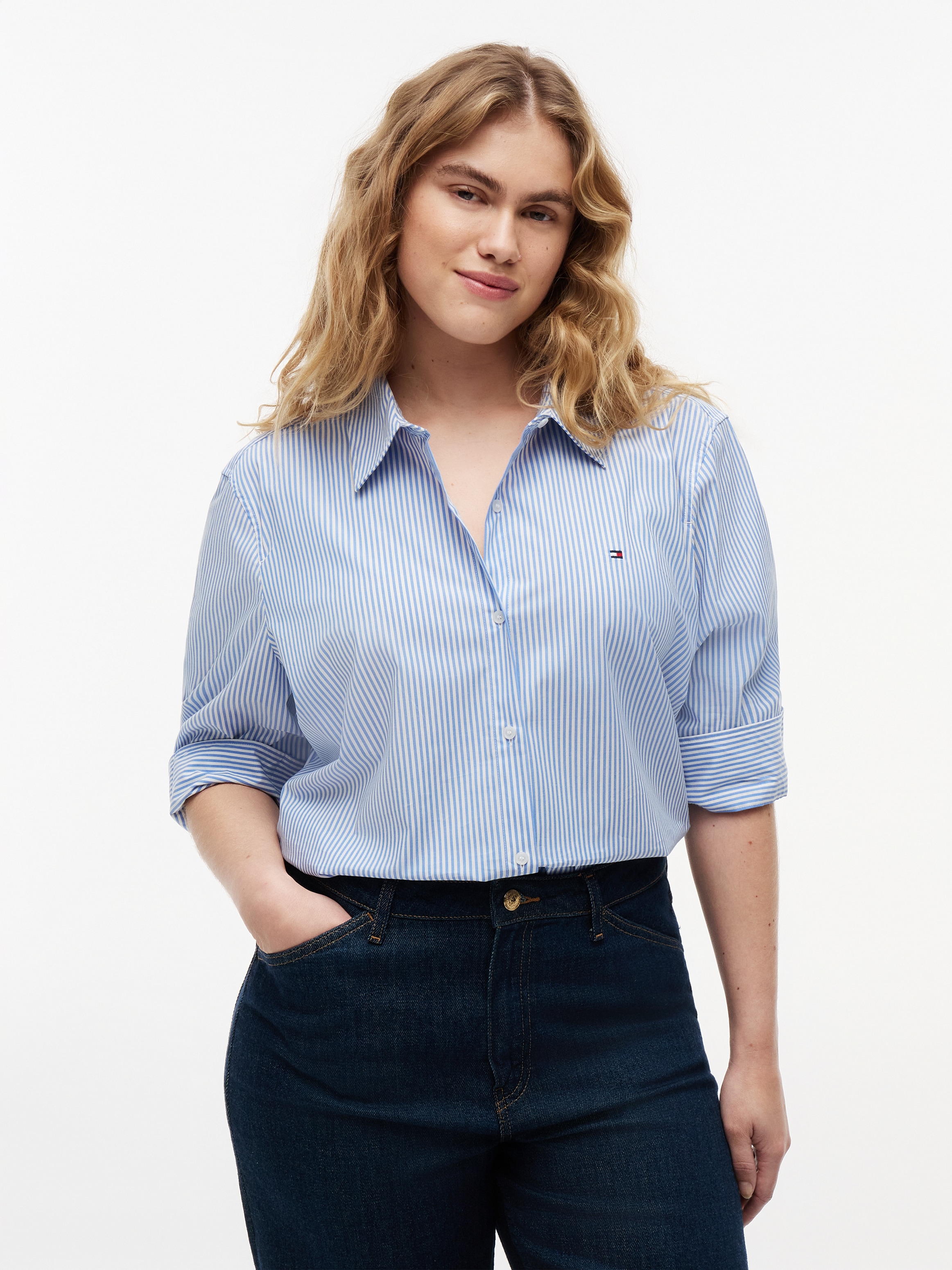 Image of Tommy Hilfiger Curve Hemdbluse "CRV ESS POPLIN REGULAR SHIRT" in Grossen Grössen, Popeline Qualität, Logostickerei