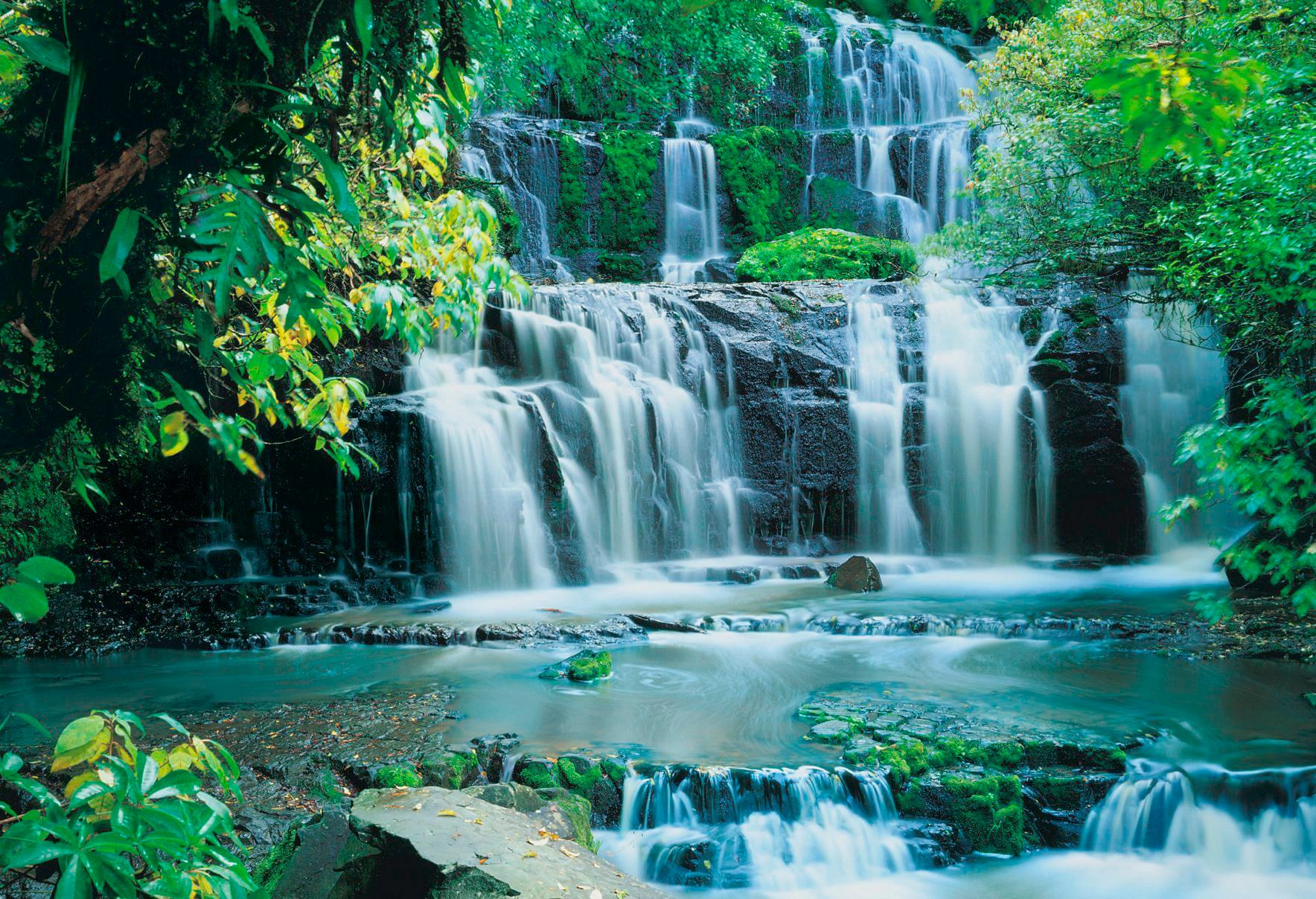 Image of Komar Fototapete "Pura Kaunui Falls - Grösse 368 x 254 cm" bedruckt glatt Wohnzimmer, Schlafzimmer