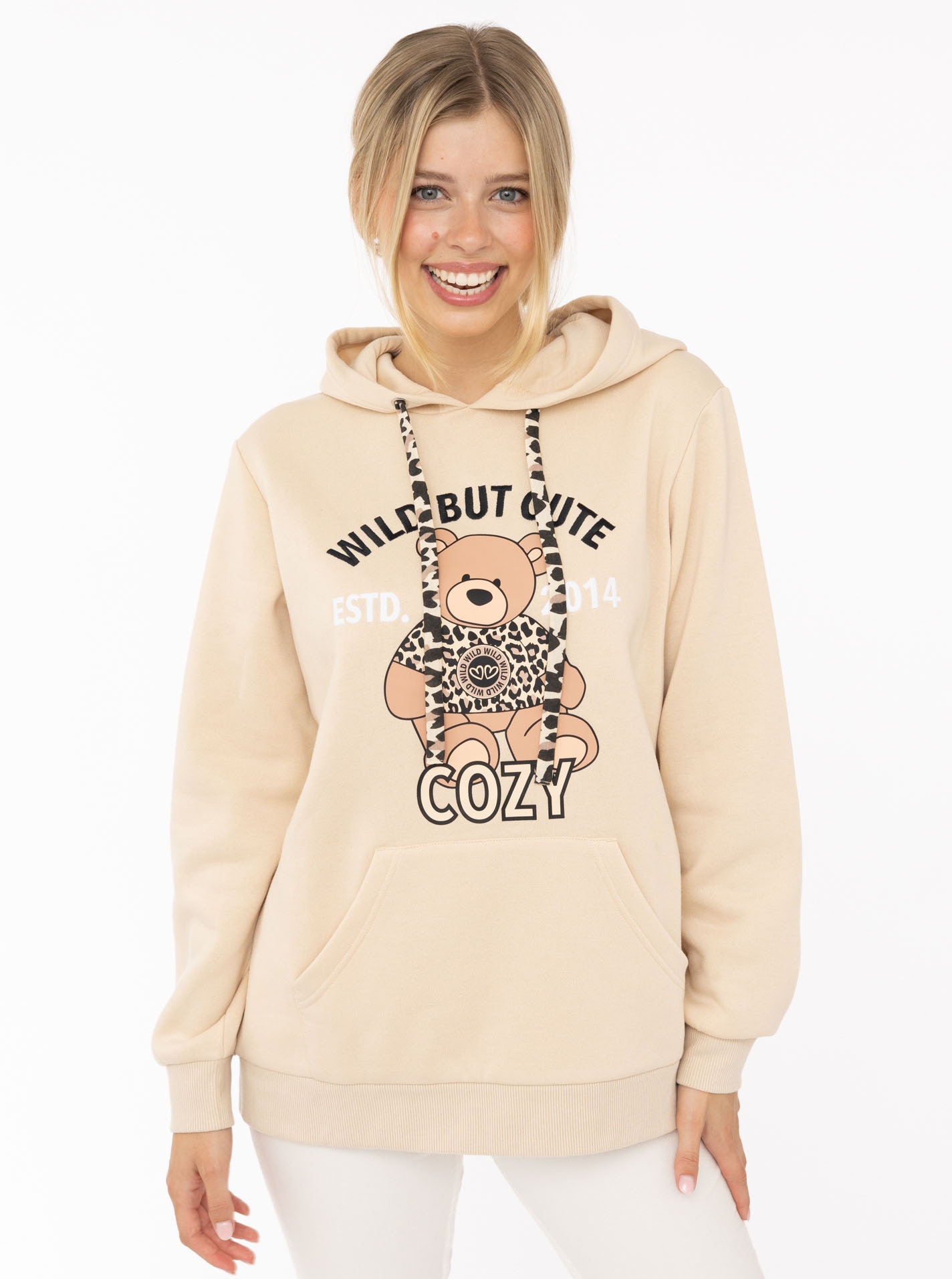 Image of Zwillingsherz Hoodie ""Wild But Cute"", Mini-Me,mit niedlichem Teddybär und selbstbewusstem Slogan