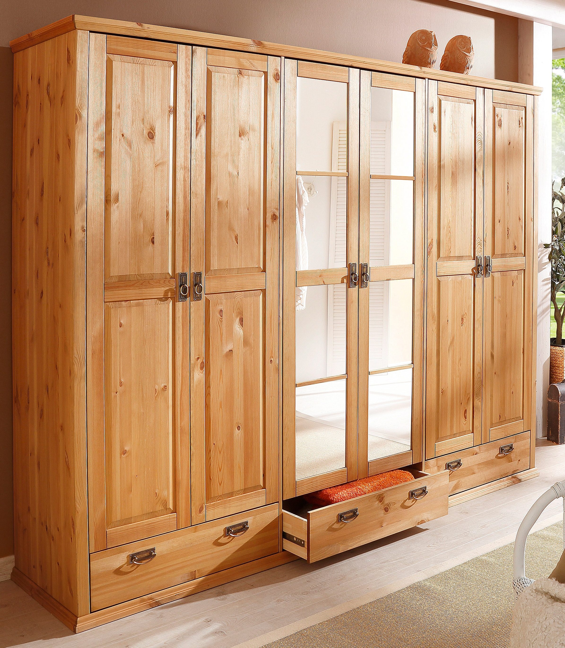 Image of Home affaire Kleiderschrank »Madrid« bei Ackermann Versand Schweiz