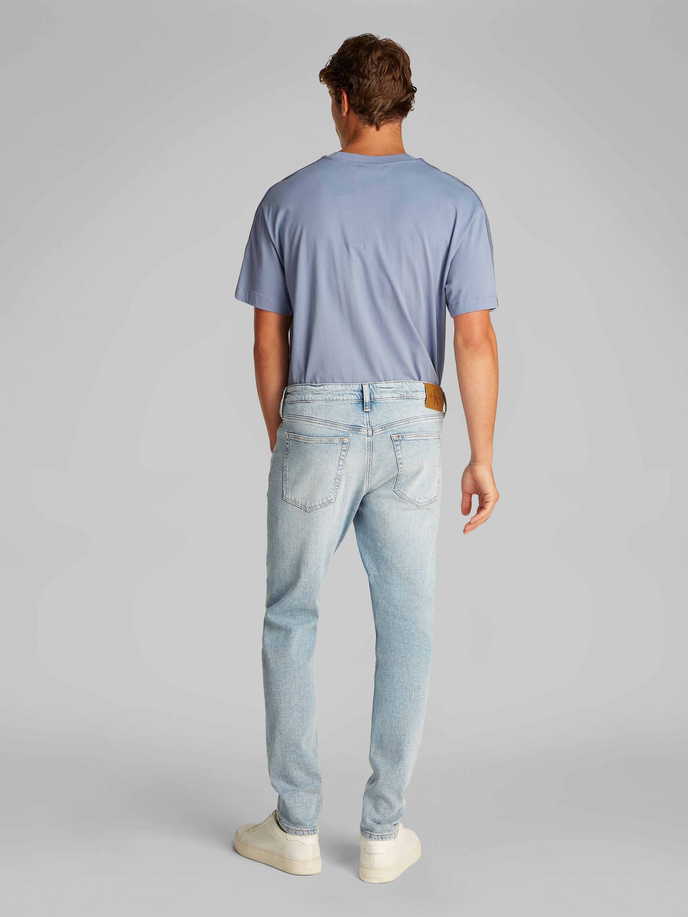 Calvin Klein Jeans Tapered-fit-Jeans »SLIM TAPER«, in hellblauer Waschung