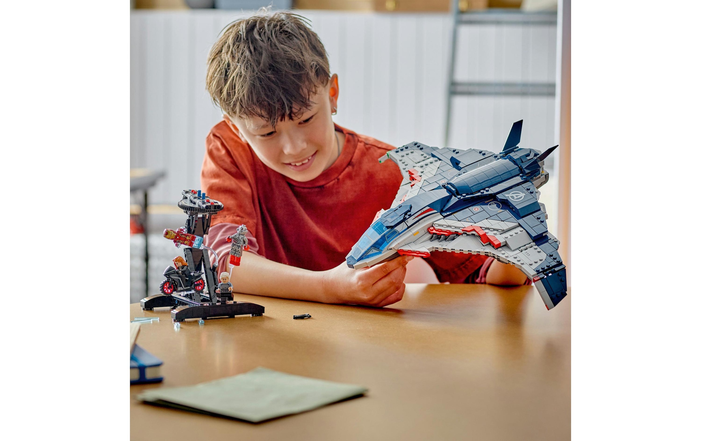 LEGO® Briques de jeu »LEGO® Marvel Avengers: Age of Ultron Quinjet 76325«