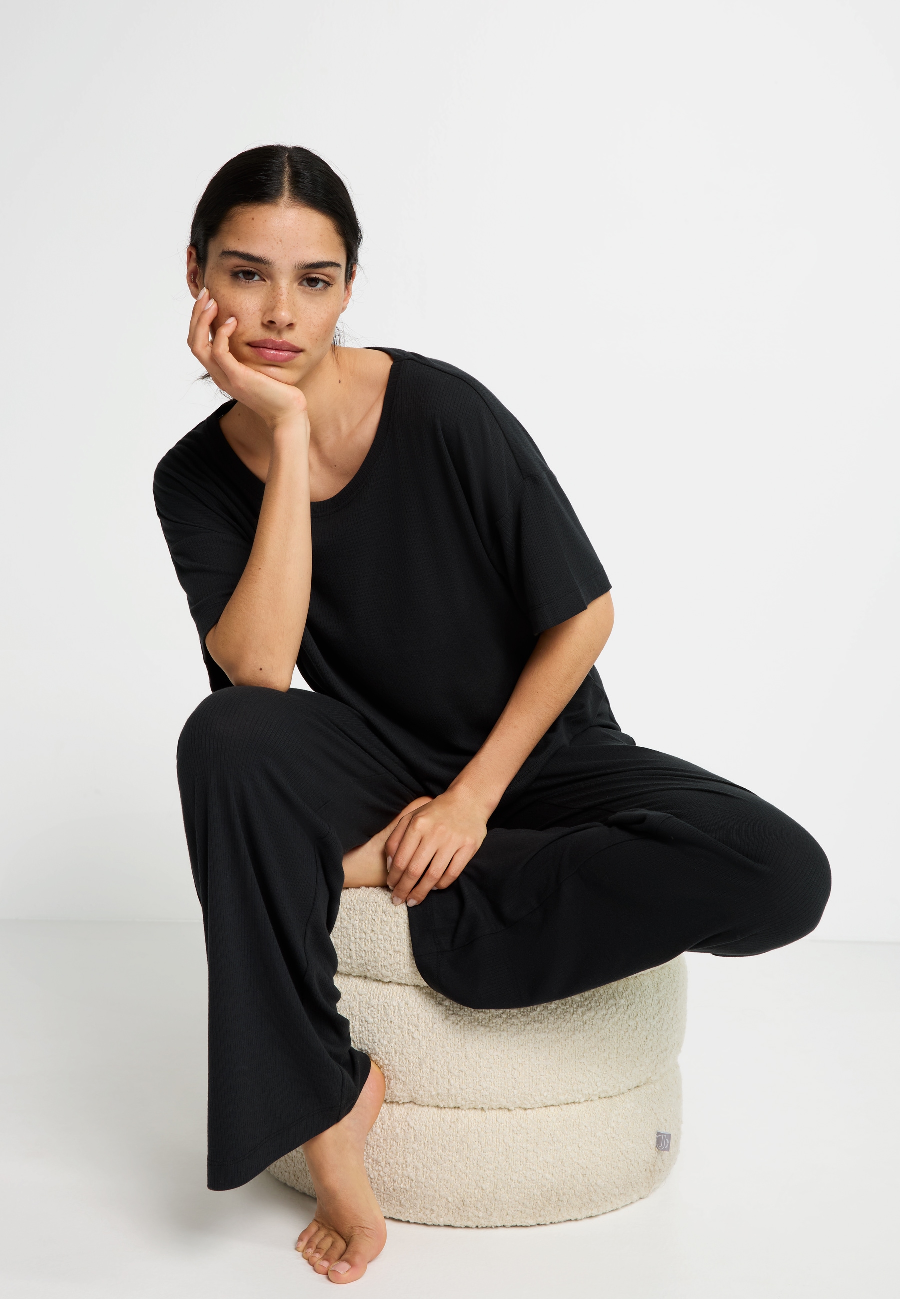 Image of LSCN by LASCANA Pyjama Set, 2 Stk. mit kleiner Zierknopfleiste an der Hose