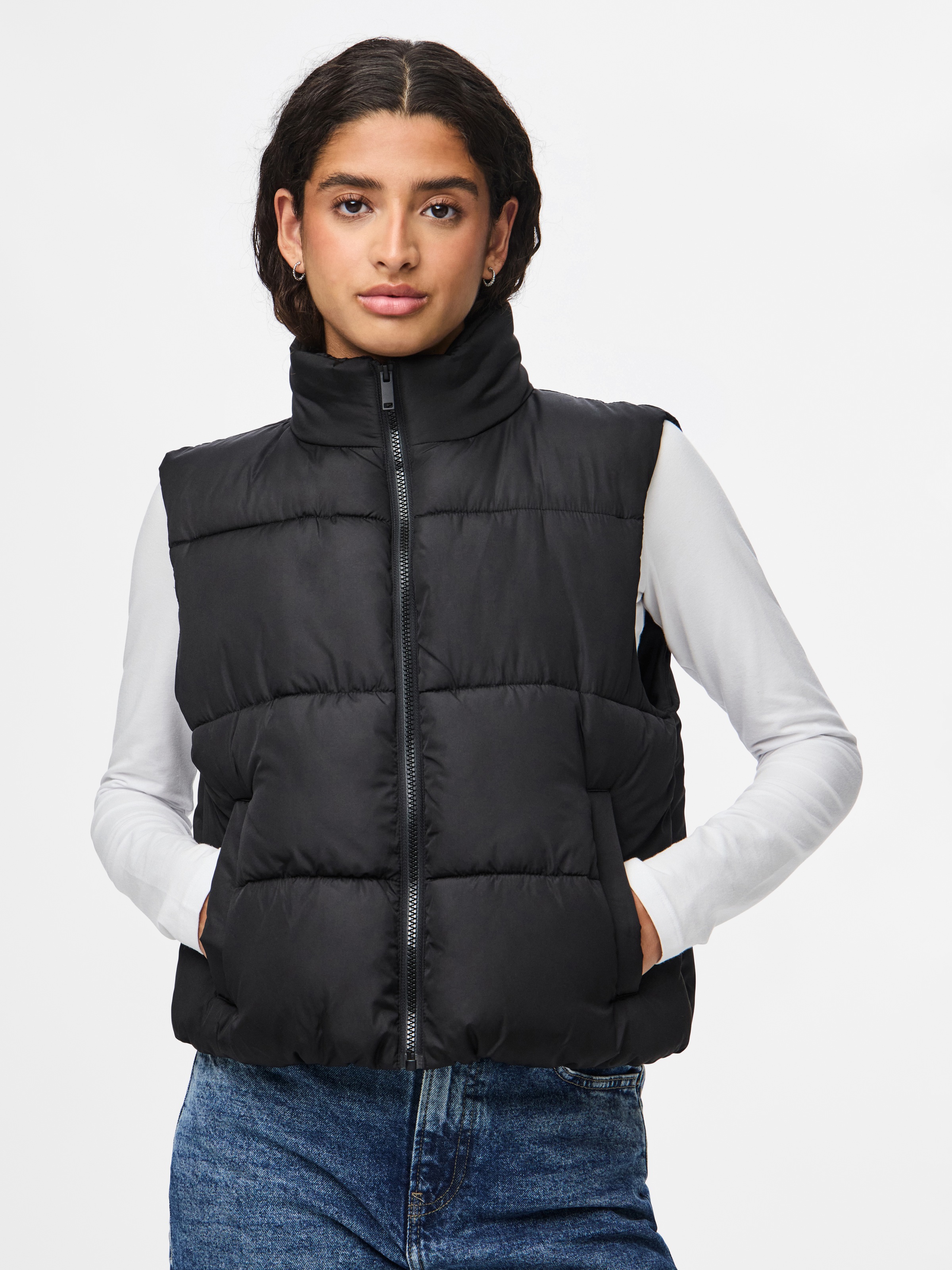 Image of pieces Steppweste "PCBEE NEW SHORT PUFFER VEST NOOS BC" Kunstfaser
