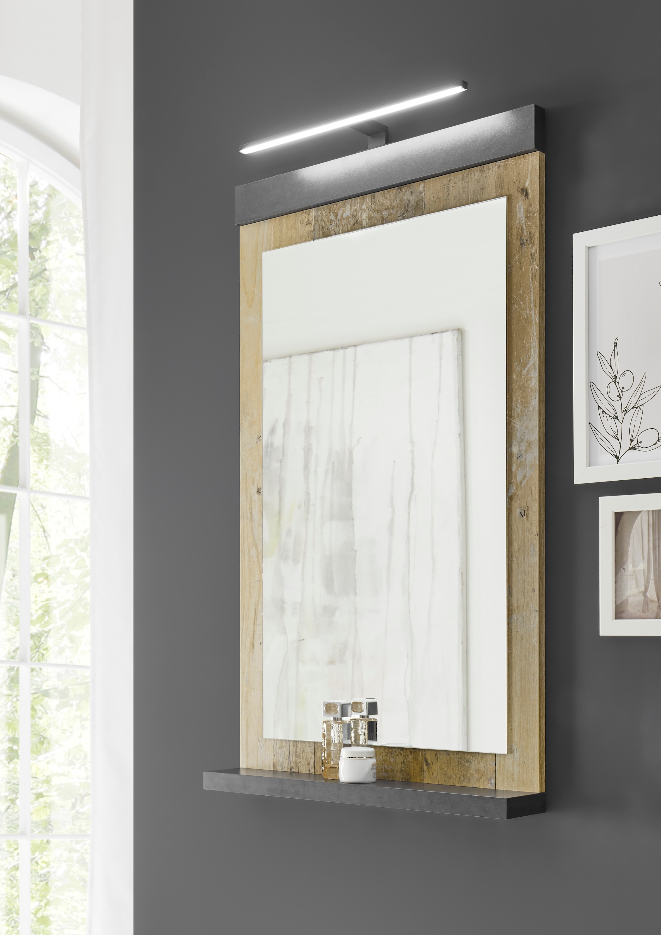 Home affaire Badspiegel »SHERWOOD, Spiegel im modernen Design«, (1 St.), in 2 Farben verfügbar, inkl. LED-Beleuchtung, mit Ablageboden